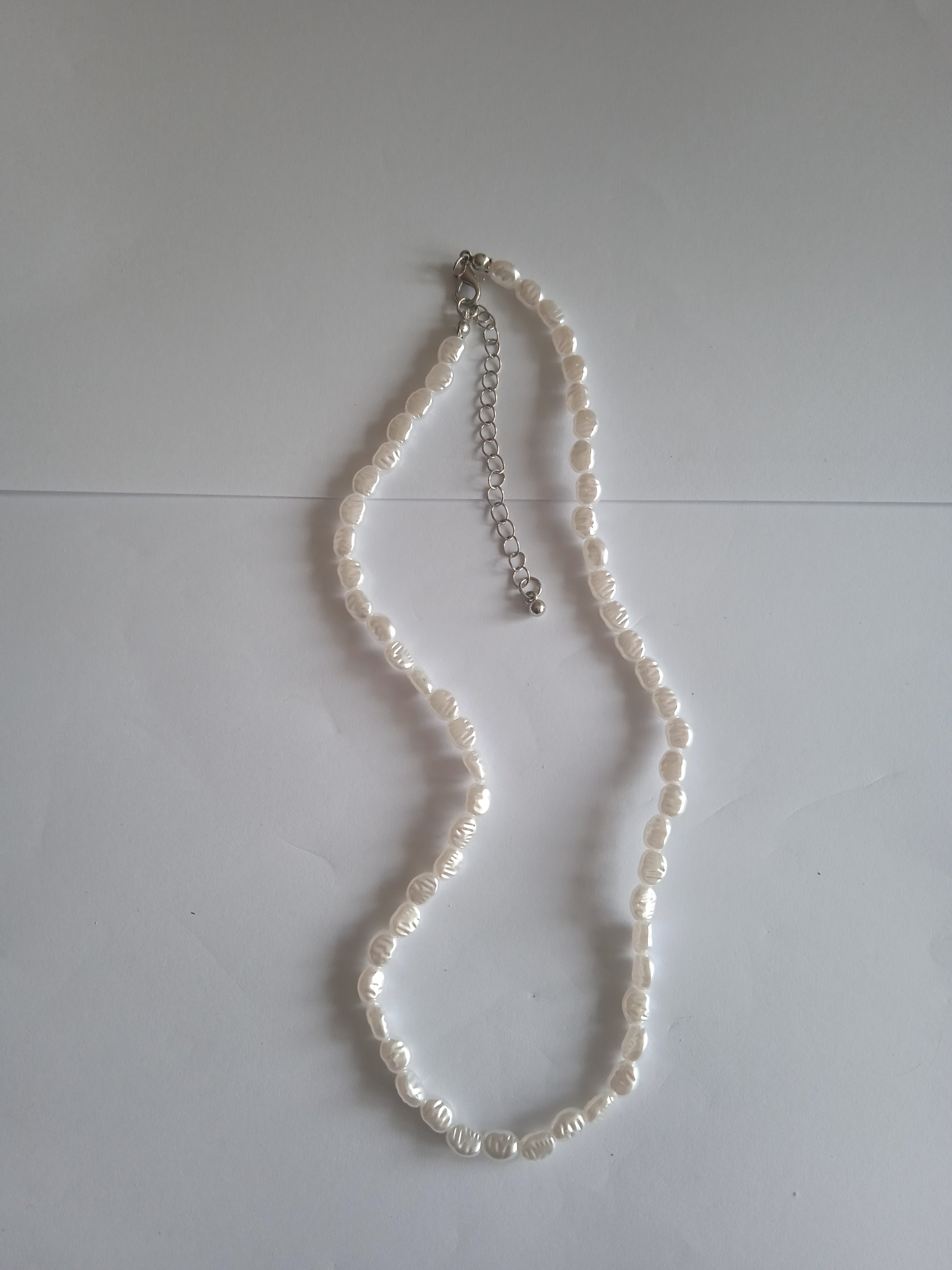 Collier Femme Blanc Acier — Élégance Chic & Minimaliste