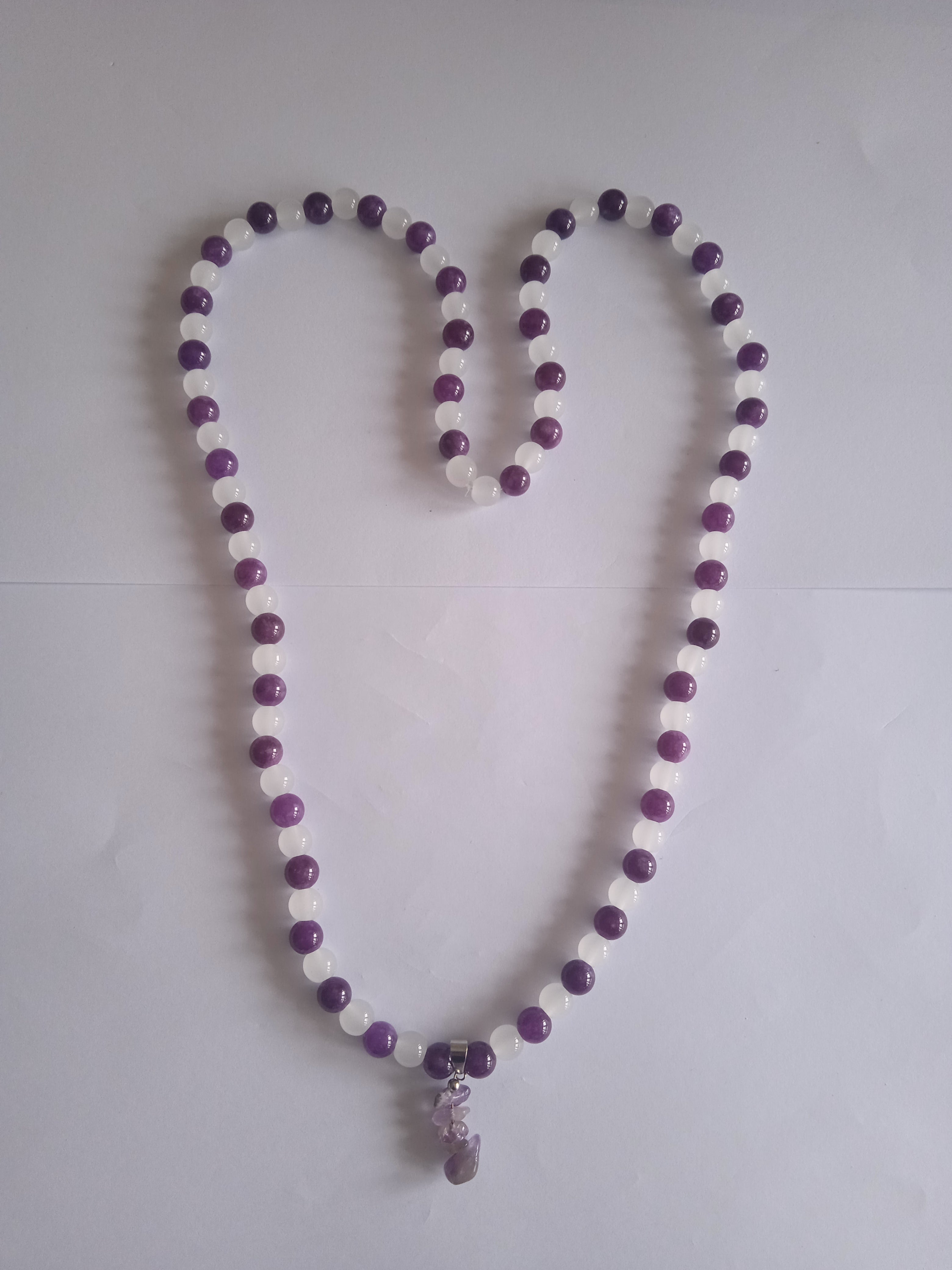 Women's necklace