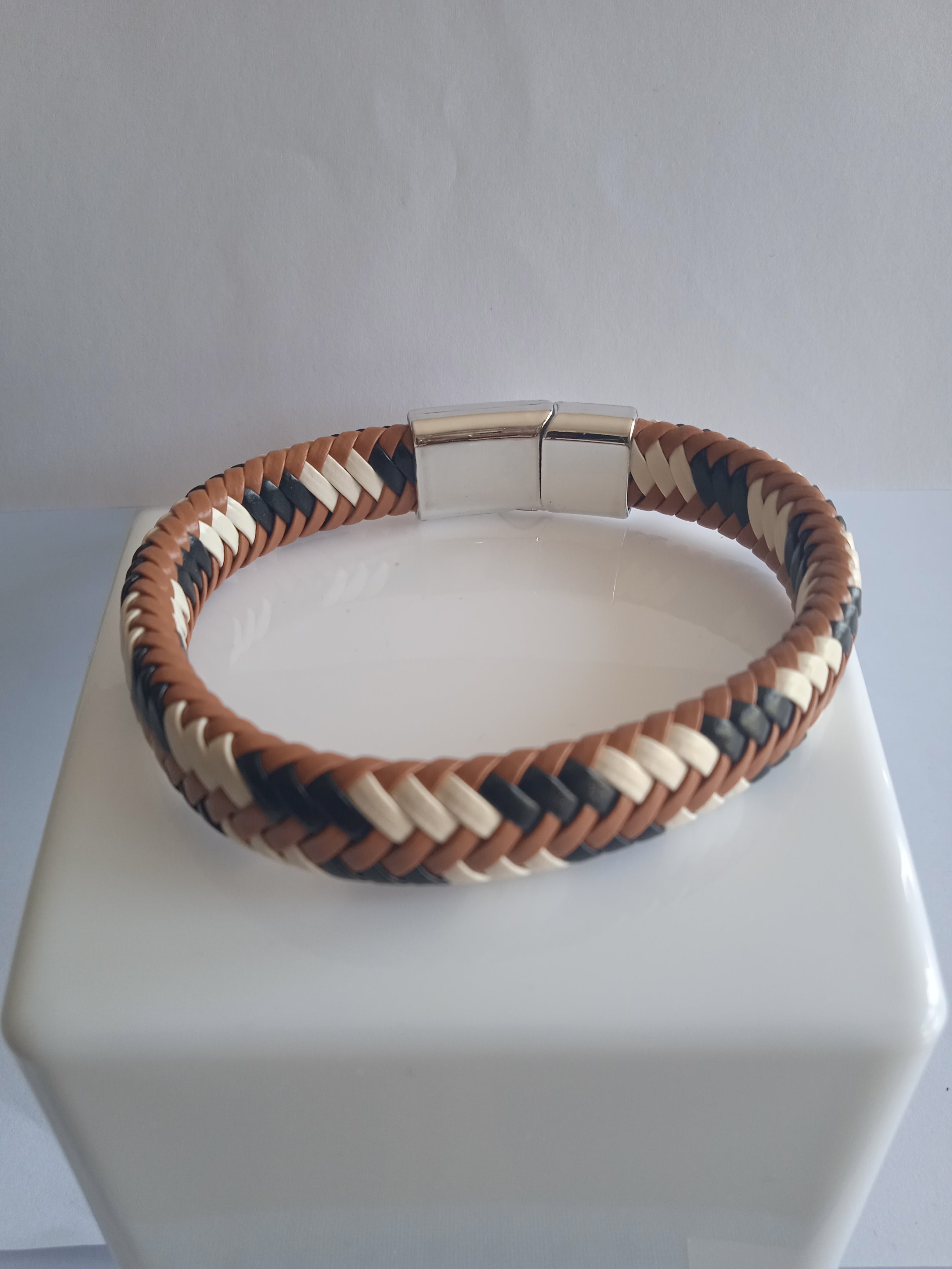 bracelet homme lacet marron blanc acier