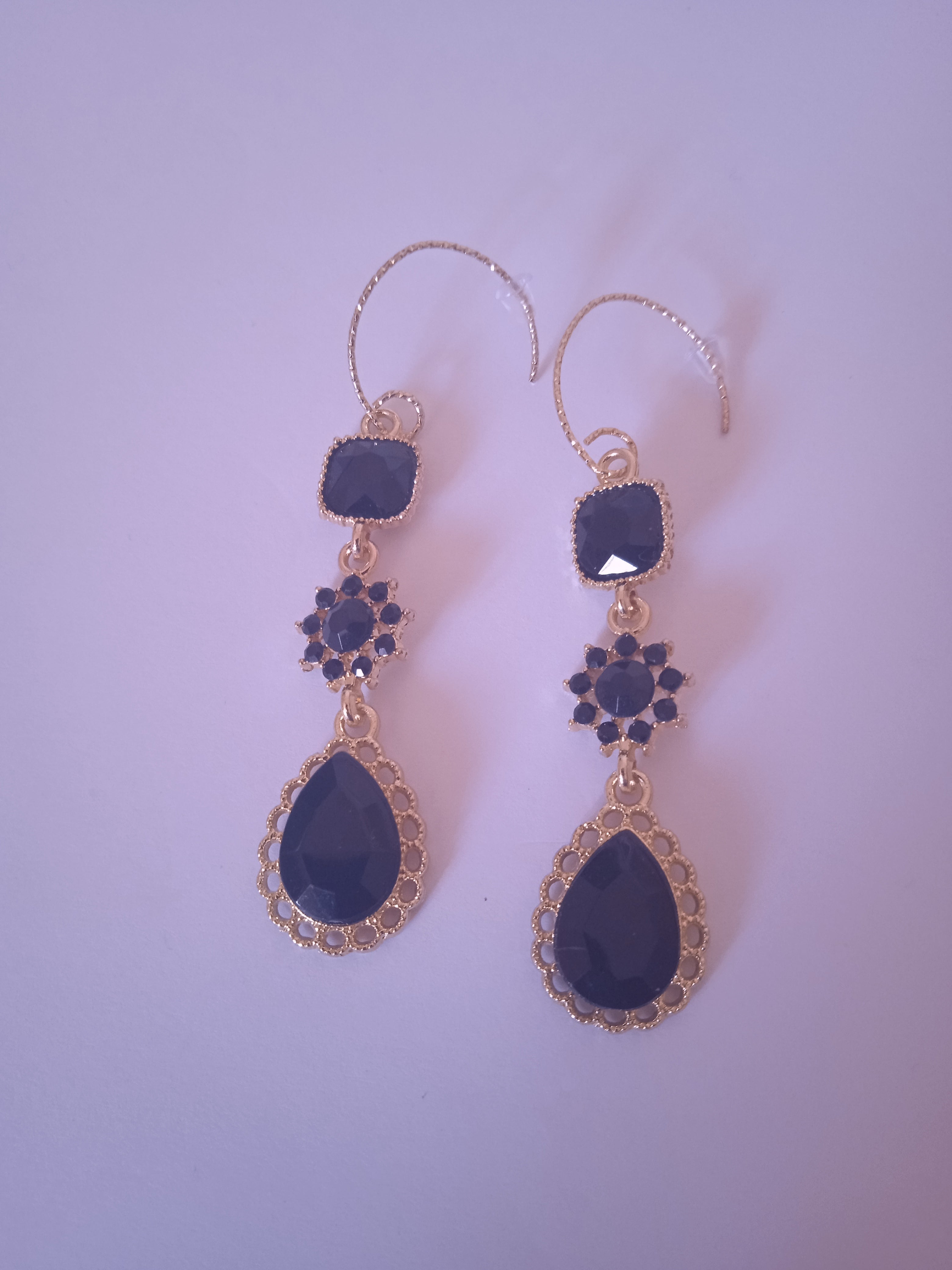 boucle d'oreille femme chic stylé noir acier or plaqué
