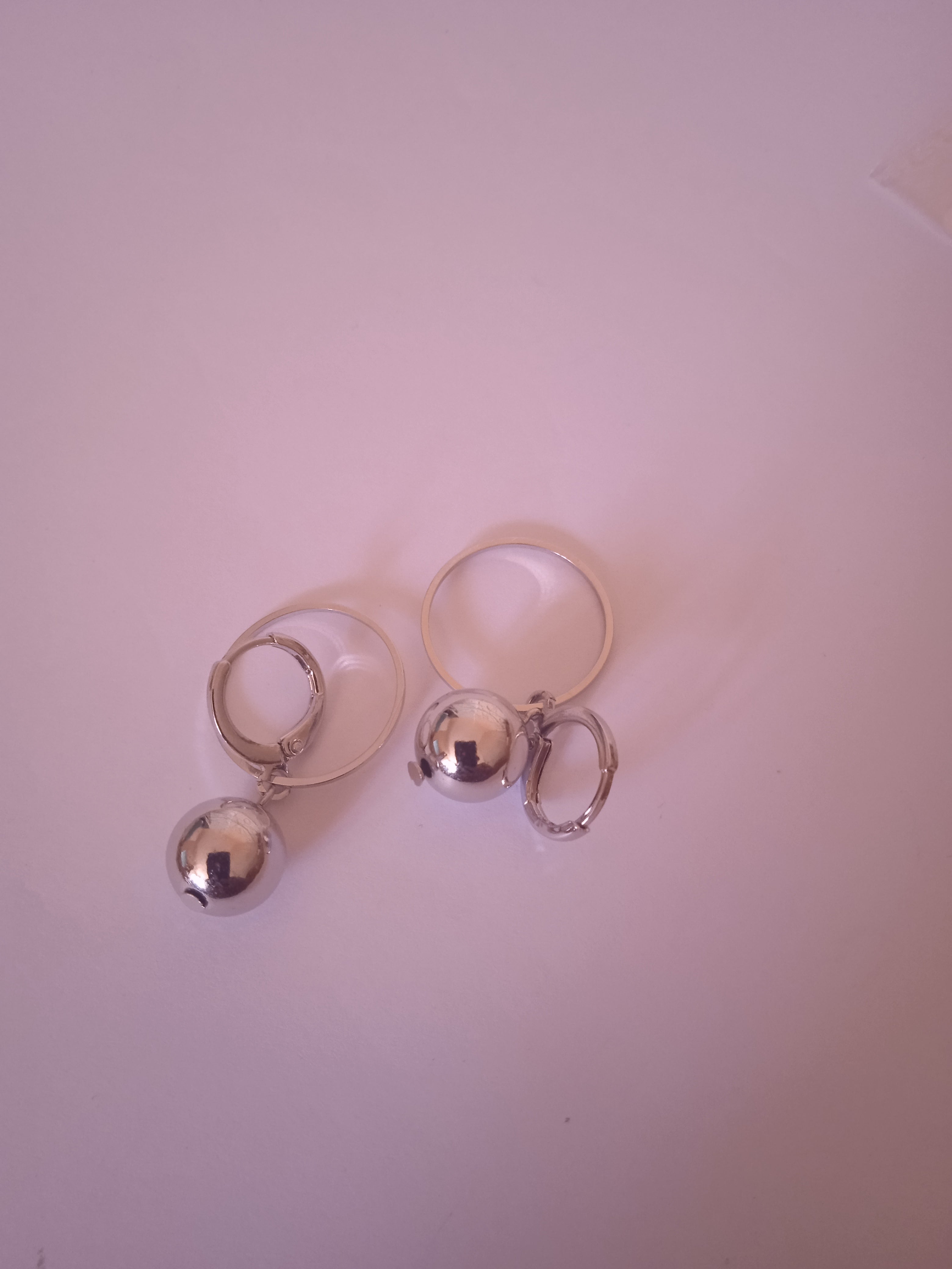 boucle d'oreille femme moderne boule acier