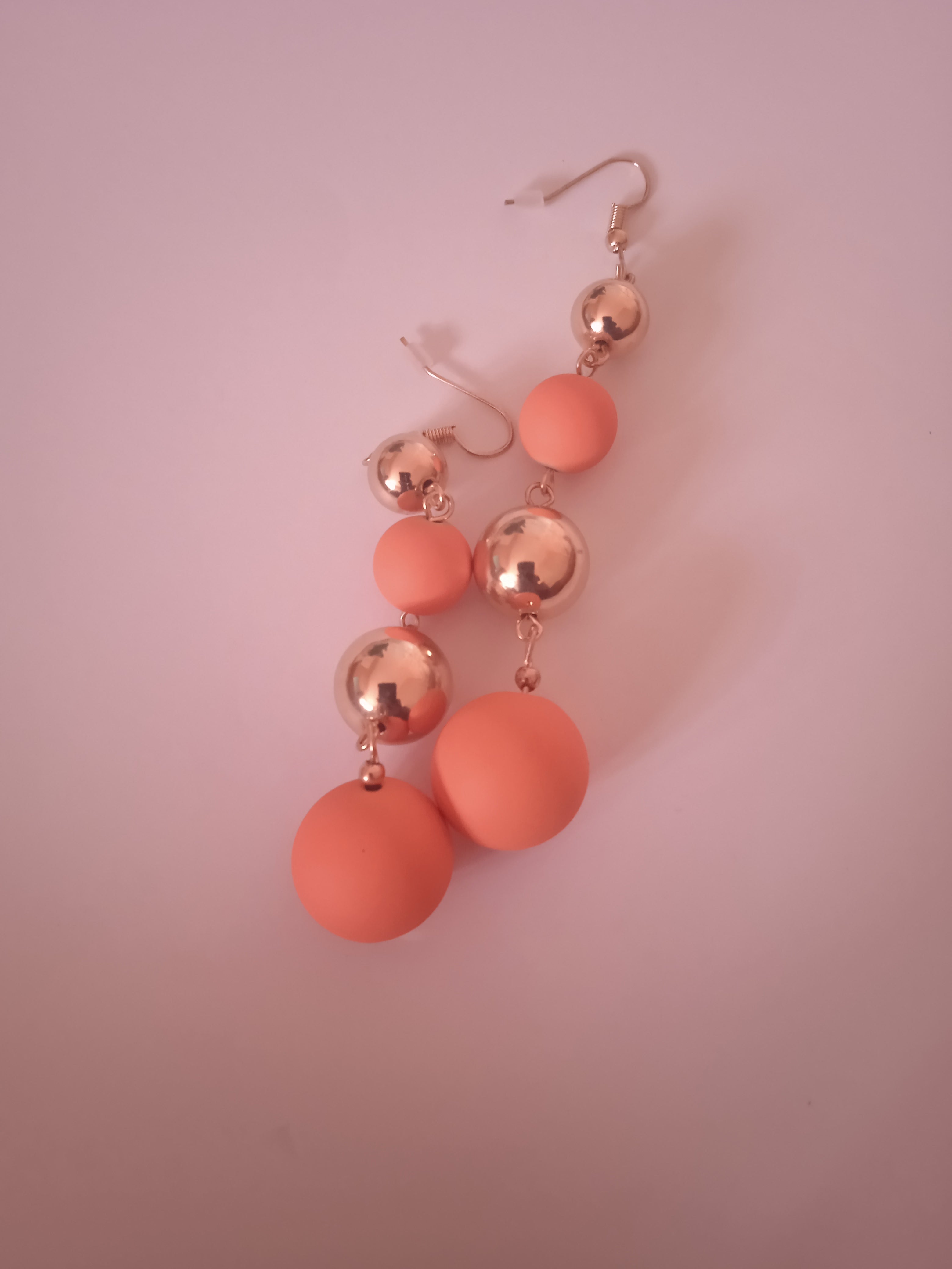 boucle d'oreille femme de grande valeur couleur orange chic acier doré
