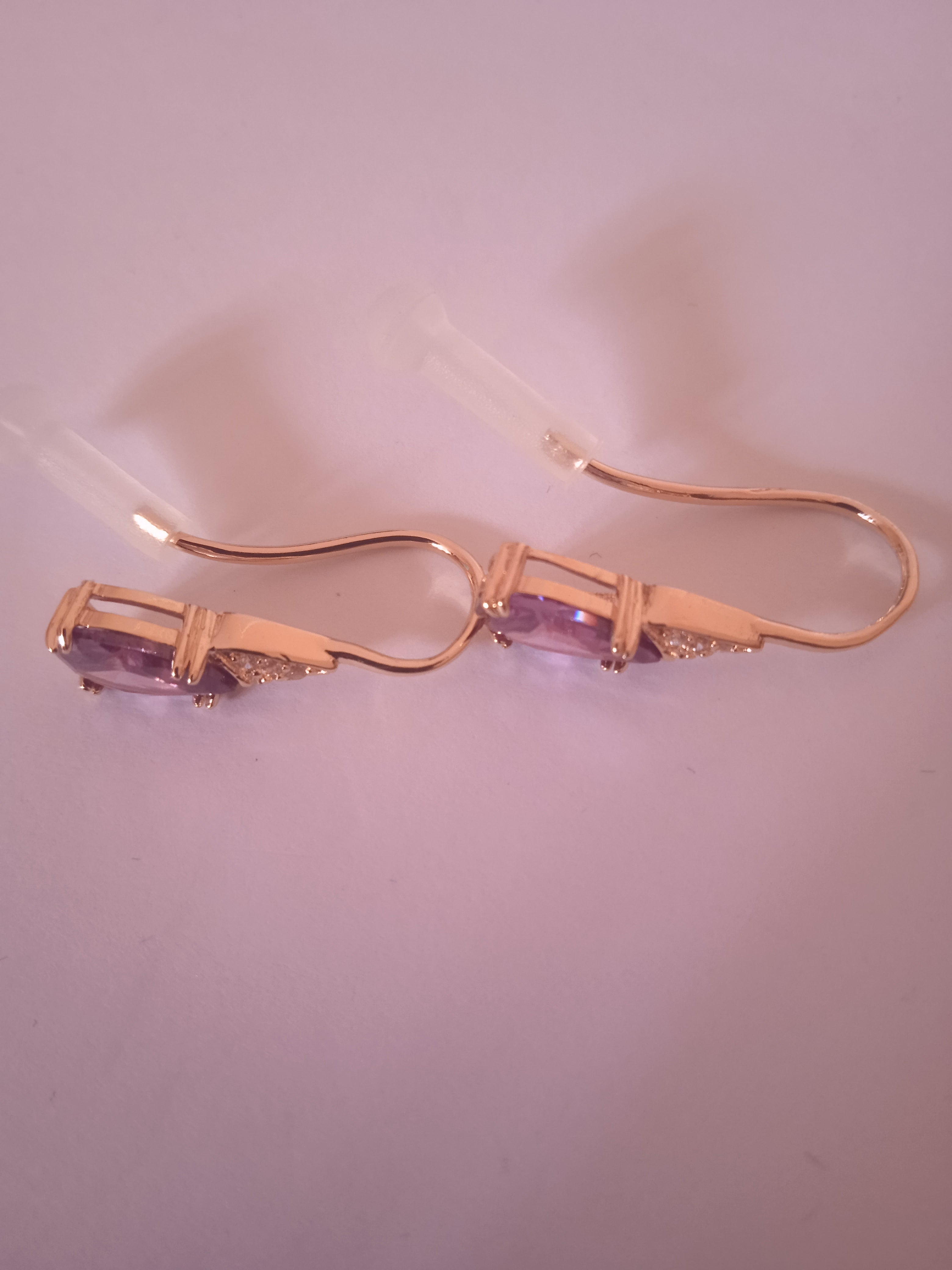 boucle d'oreille femme chic élégant violet or doré