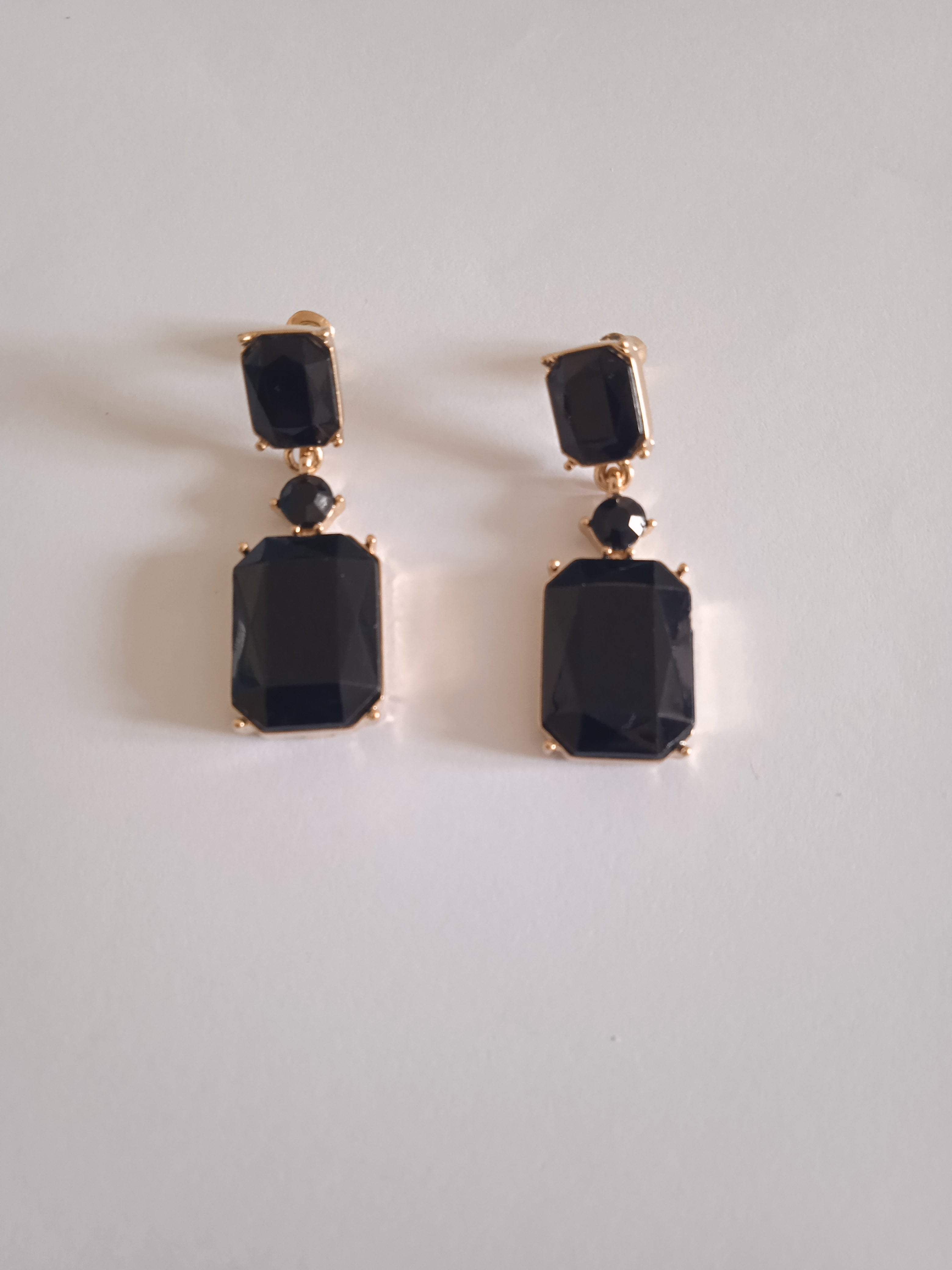 Boucle d'Oreille Femme Pierre Noire Carré Acier
