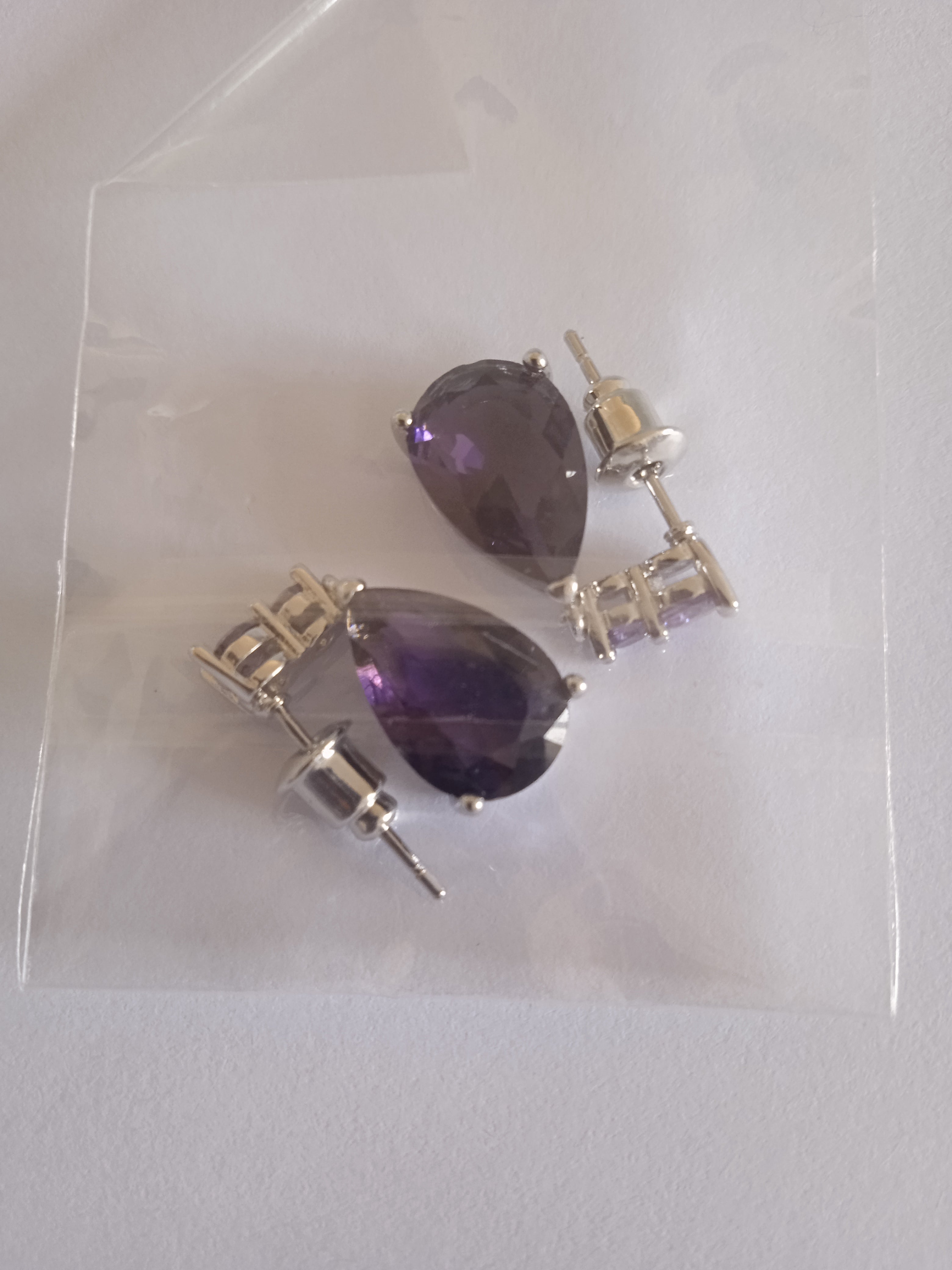 boucle d'oreille femme violet