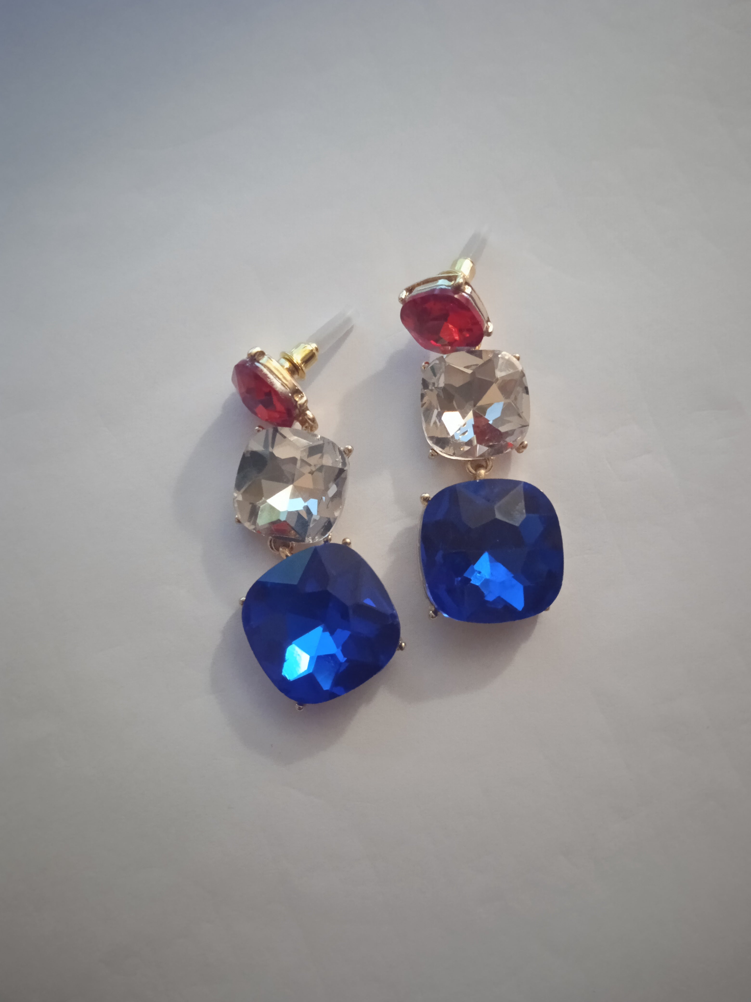Boucle d'Oreille Femme Carré Bleu Rouge Acier