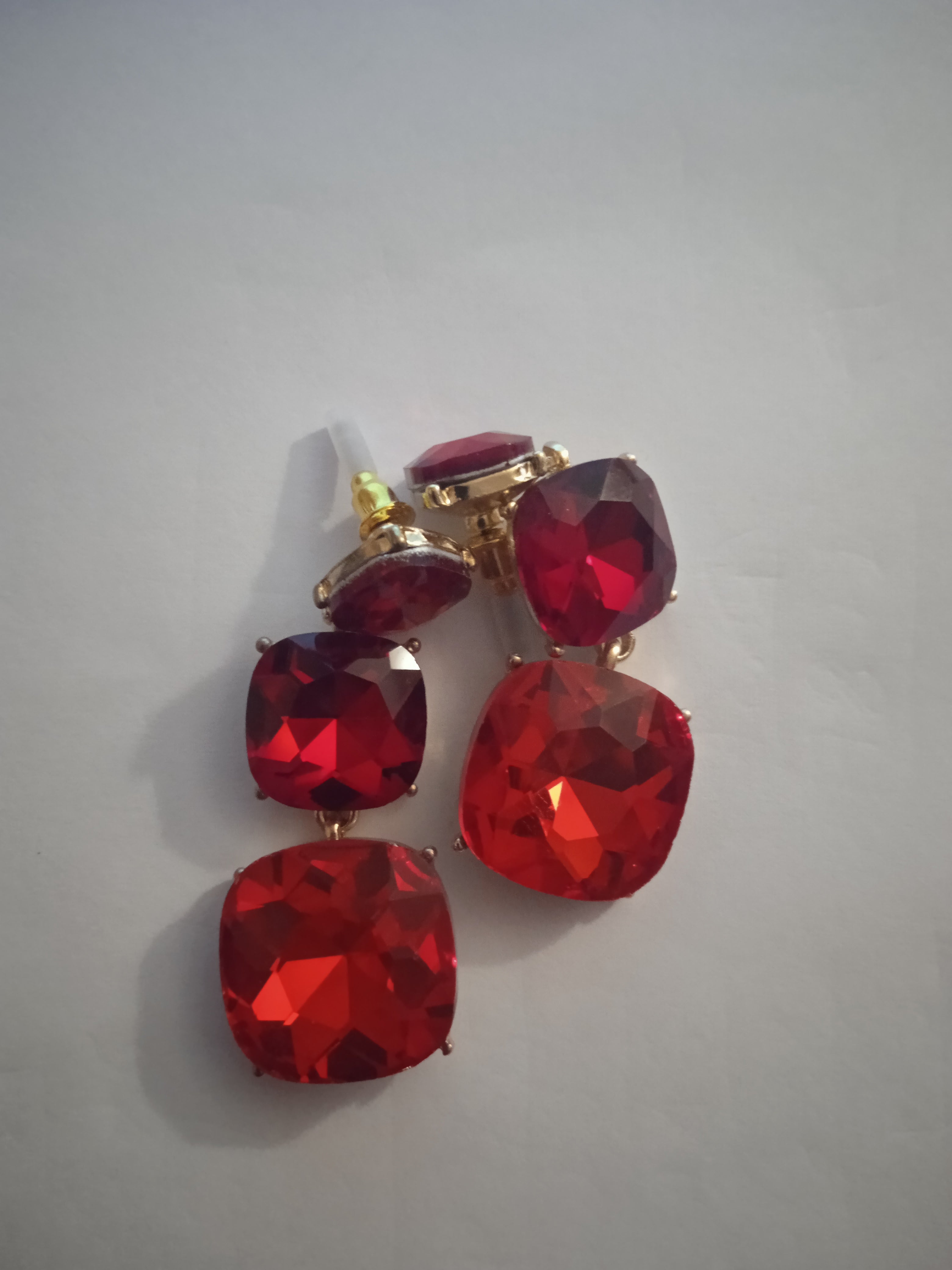 Boucle d'Oreille Femme Carré Rouge Acier Doré
