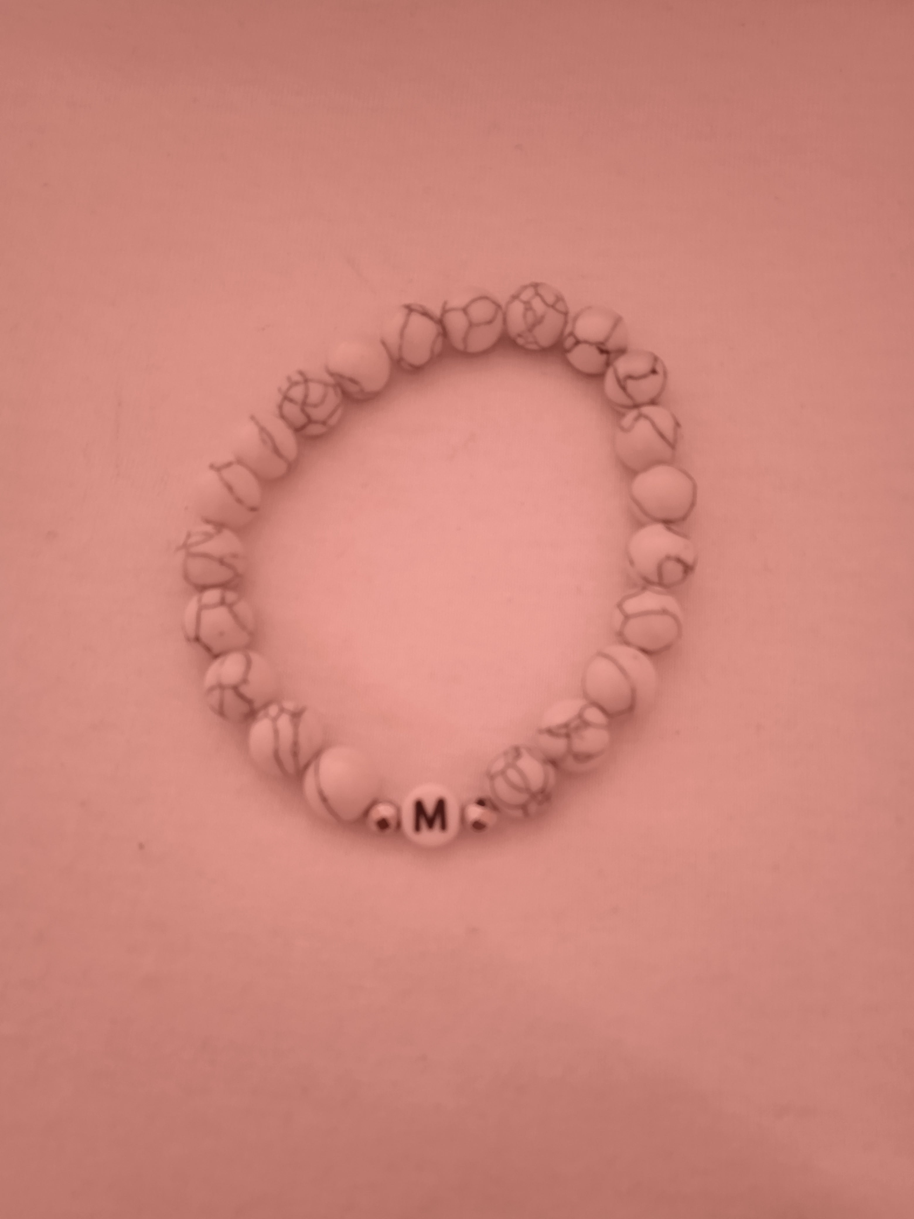 bracelet mixte initial "M" blanc rayé oeil de dragon