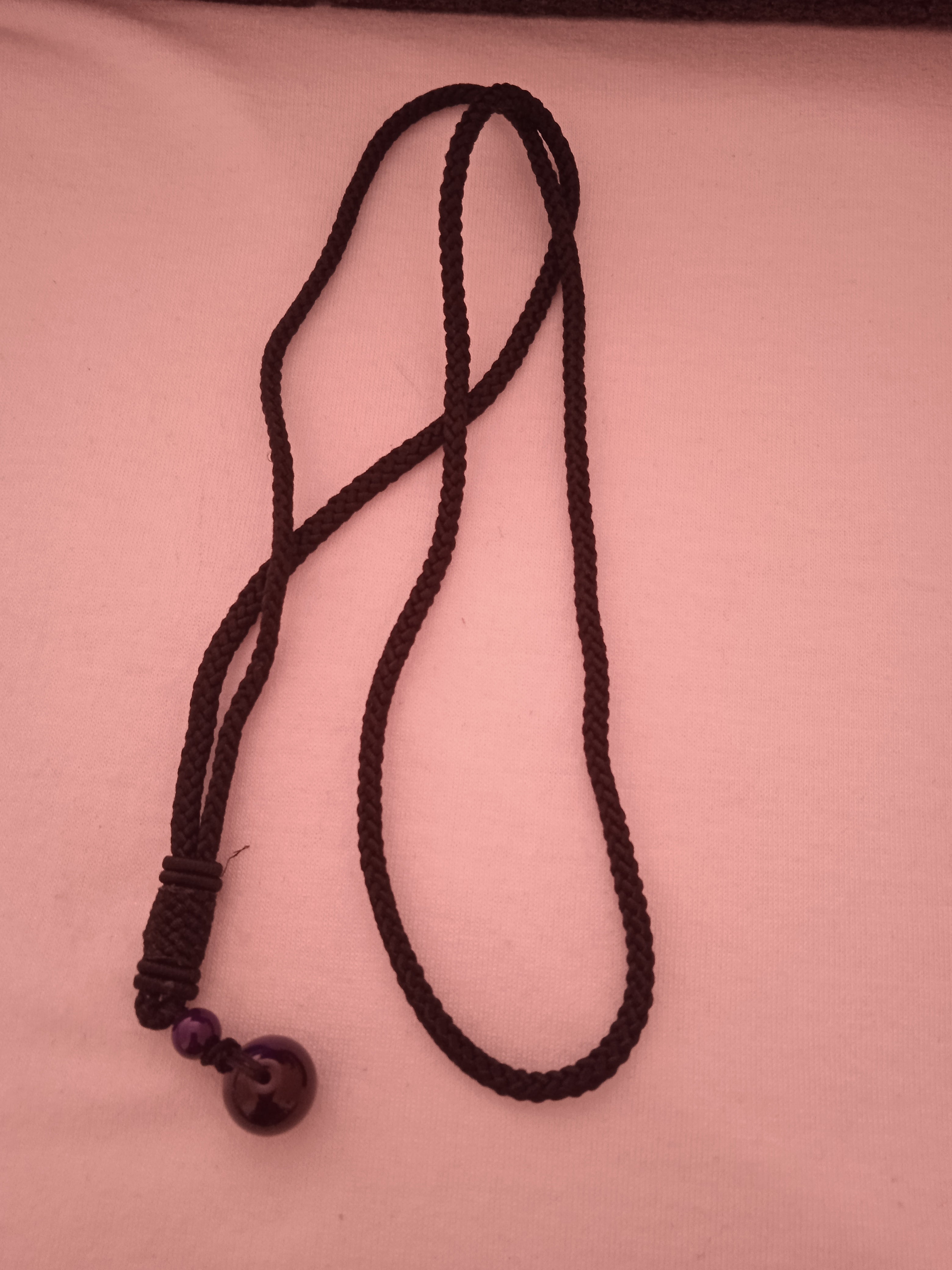 collier femme cordon noir violet