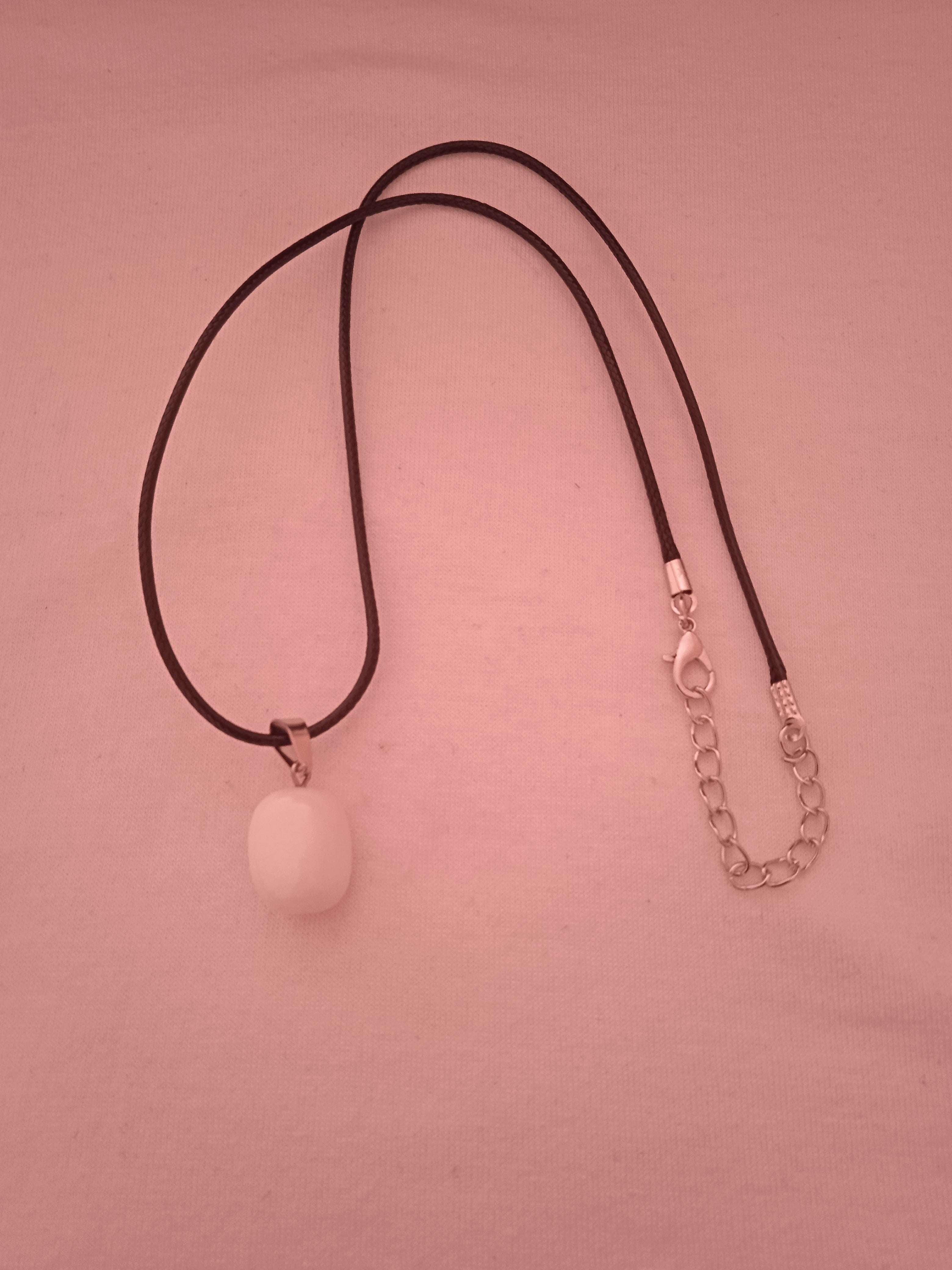 collier femme cordon noir acier + pendentif blanc rond