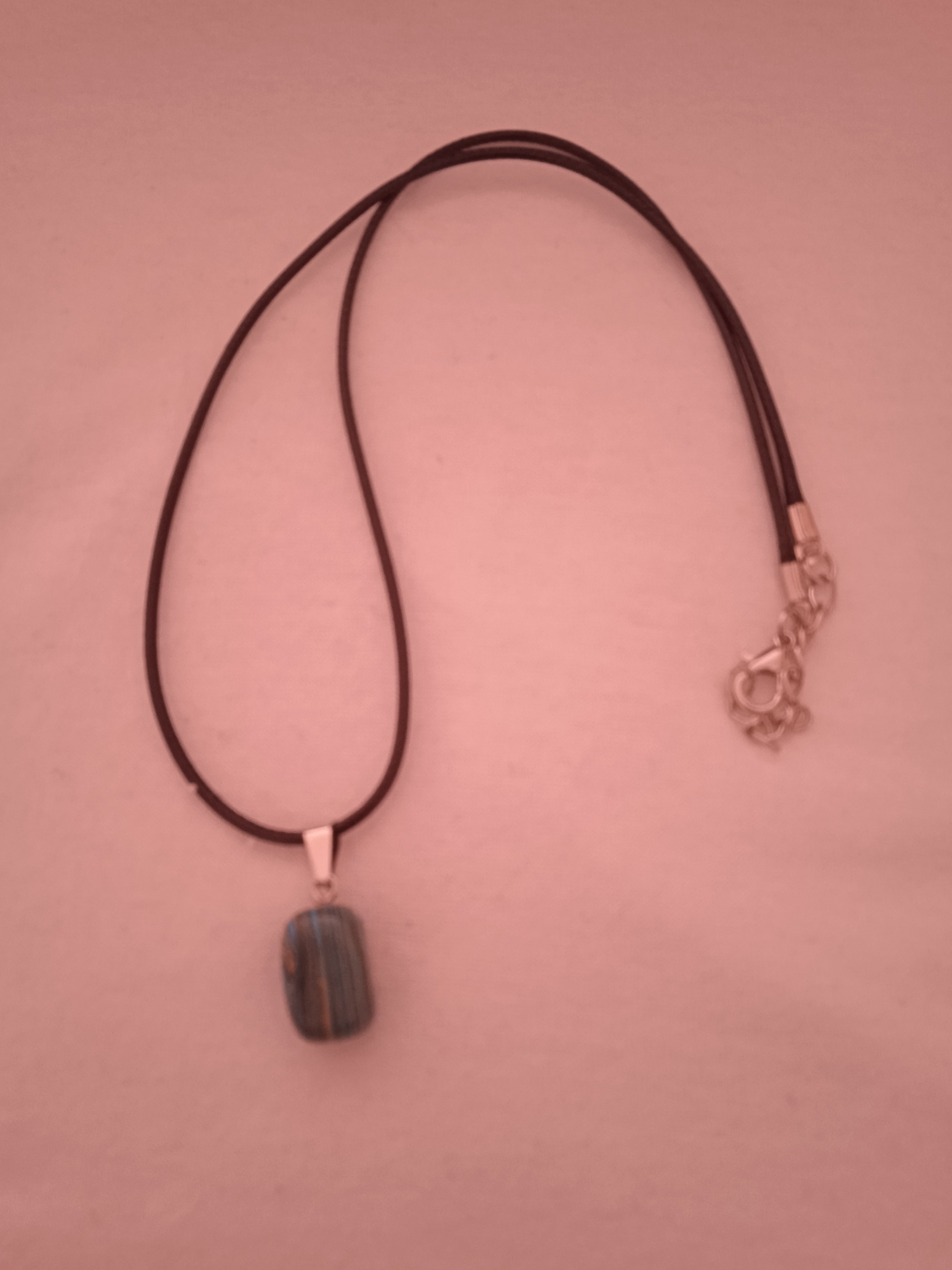 collier femme cordon noir acier + pendentif vert méditerranée