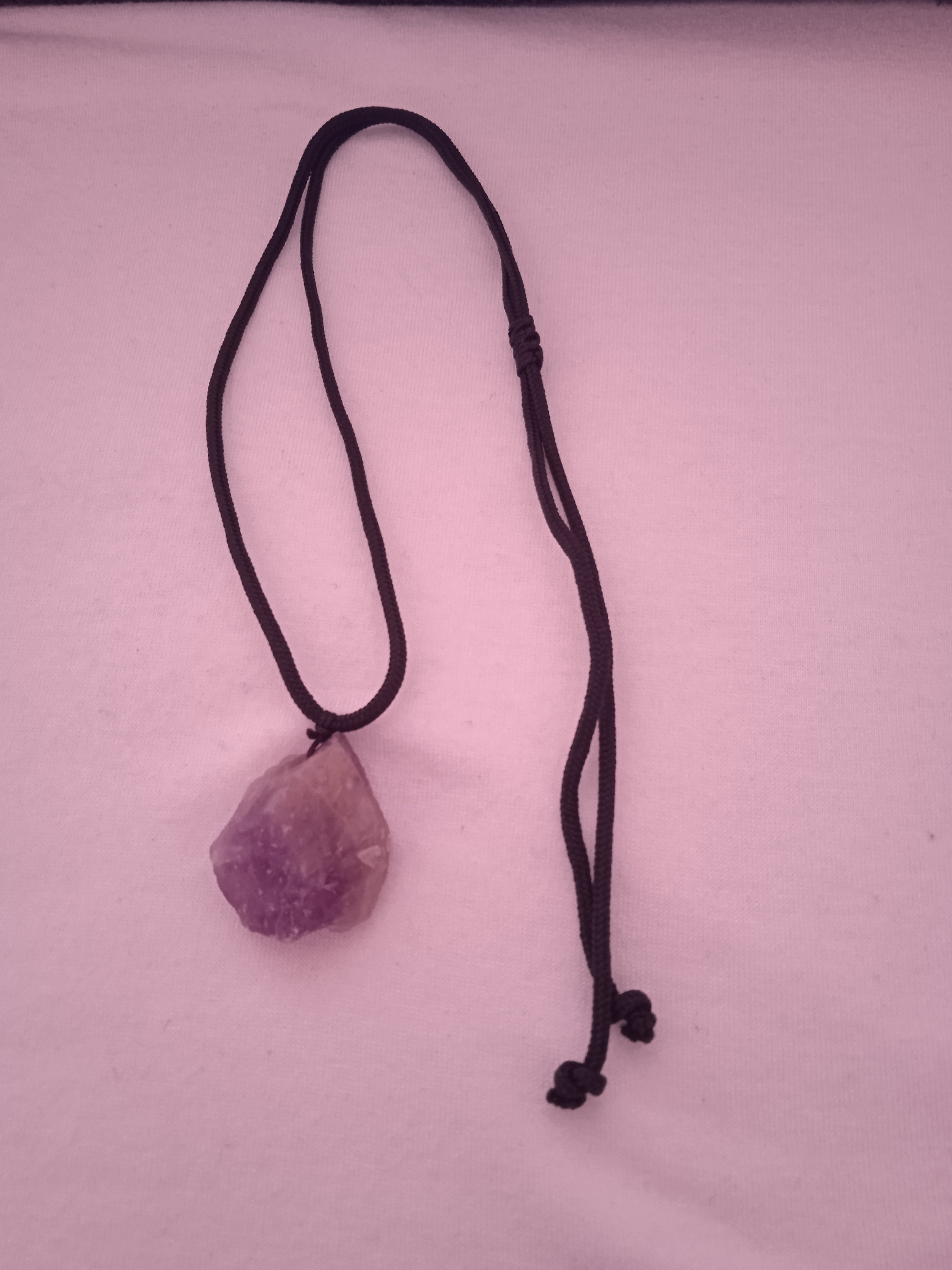 collier femme cordon noir acier pendentif pierre violet