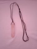 collier femme cordon marron ajustable raffinée pendentif blanc allongée