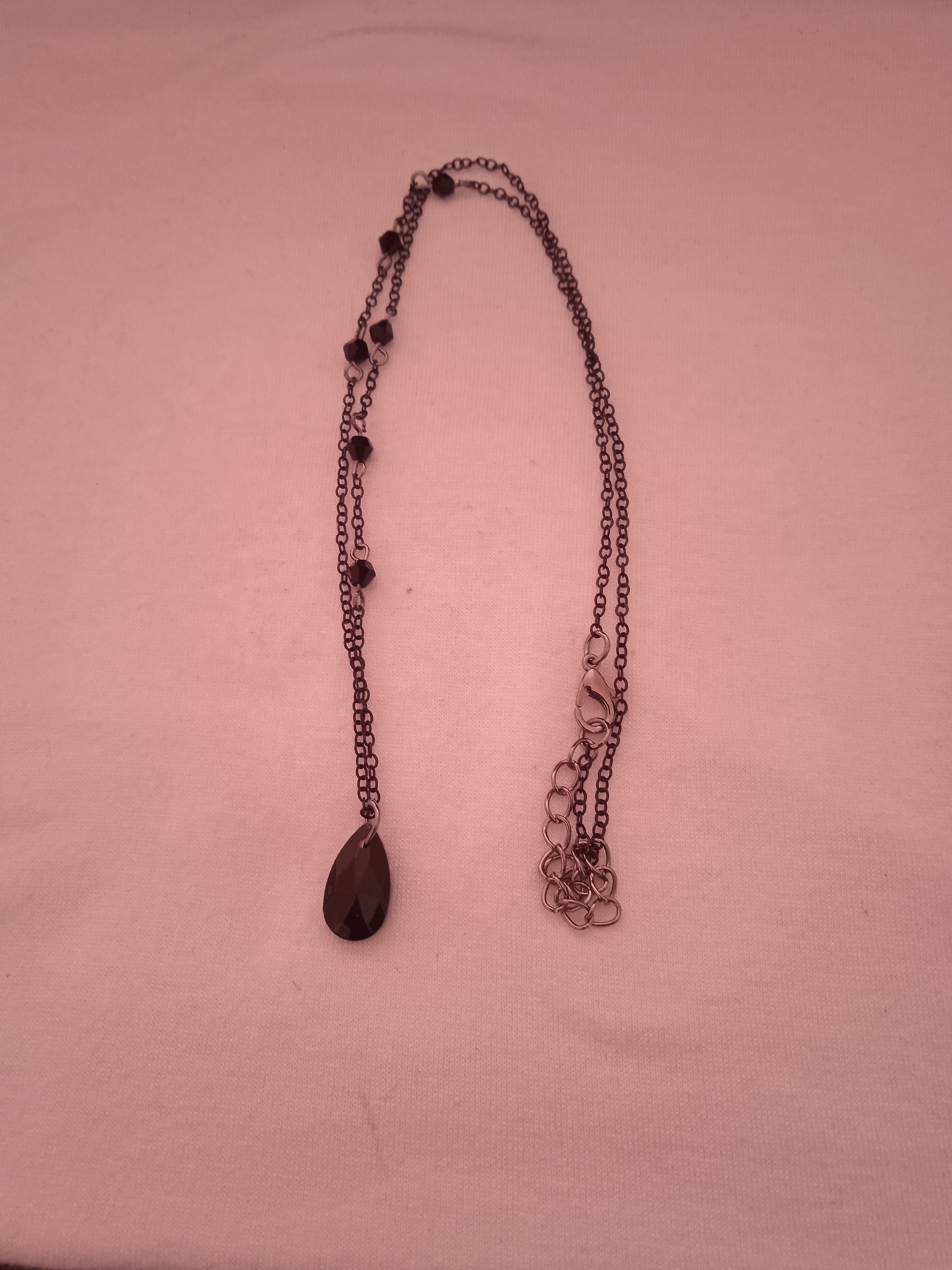 chaine fillette noir moderne pendentif pierre noir 10/12ans