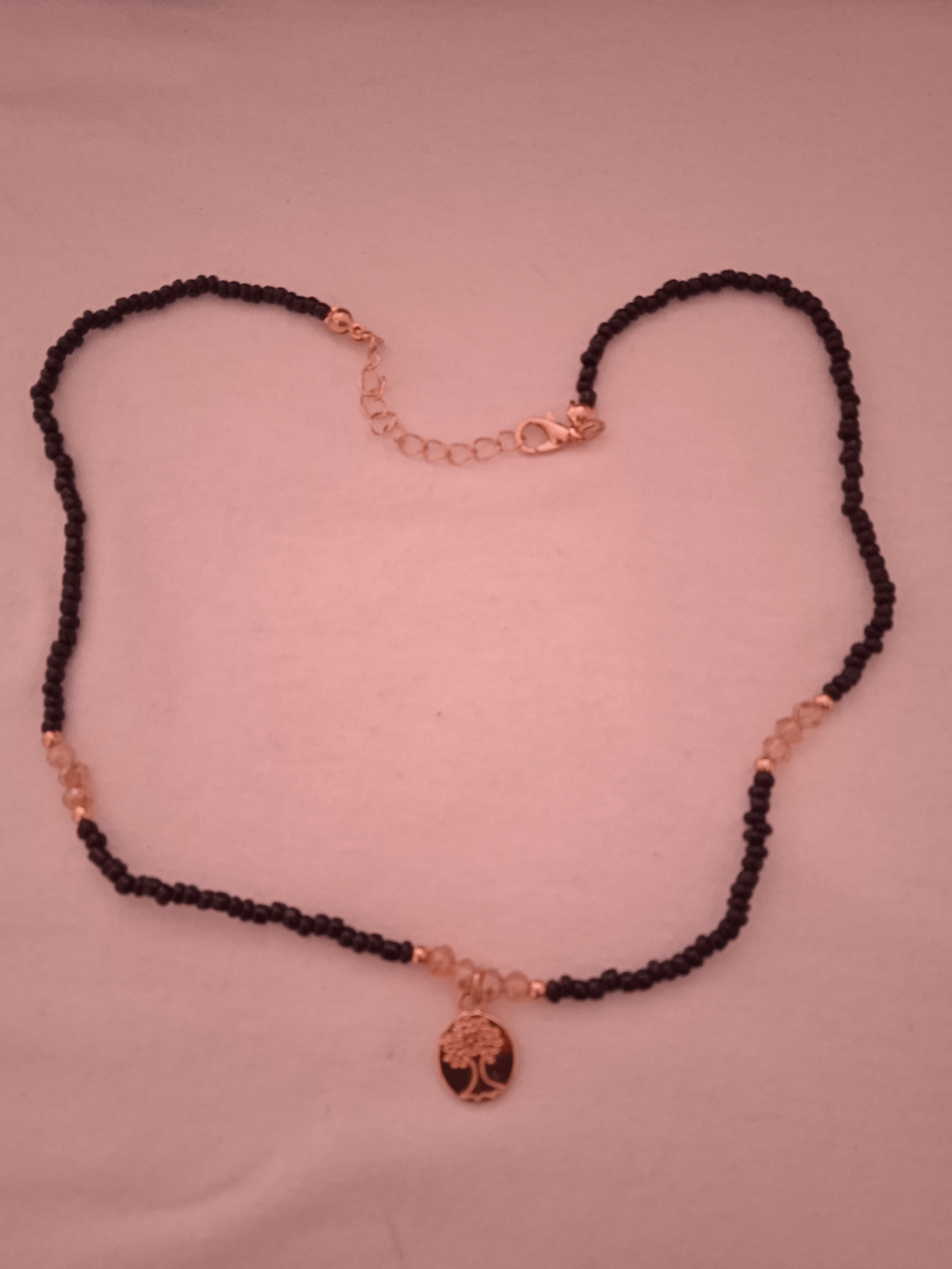 chaine femme plaqué or chic moderne perle noir pendentif arbre de souvenir