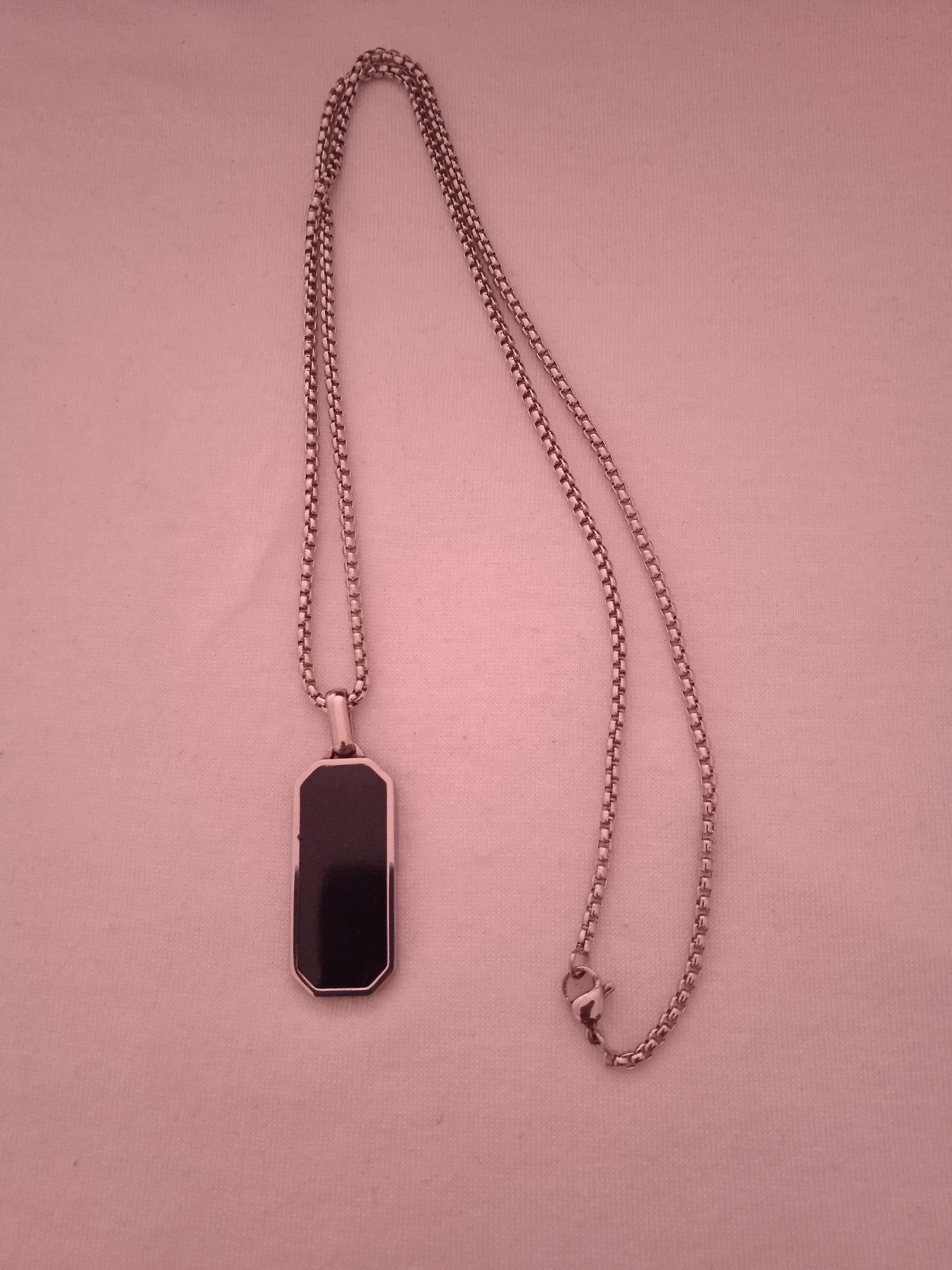 chaine homme acier pendentif noir carré