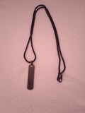 chaine homme noir pendentif noir long agréable à porter