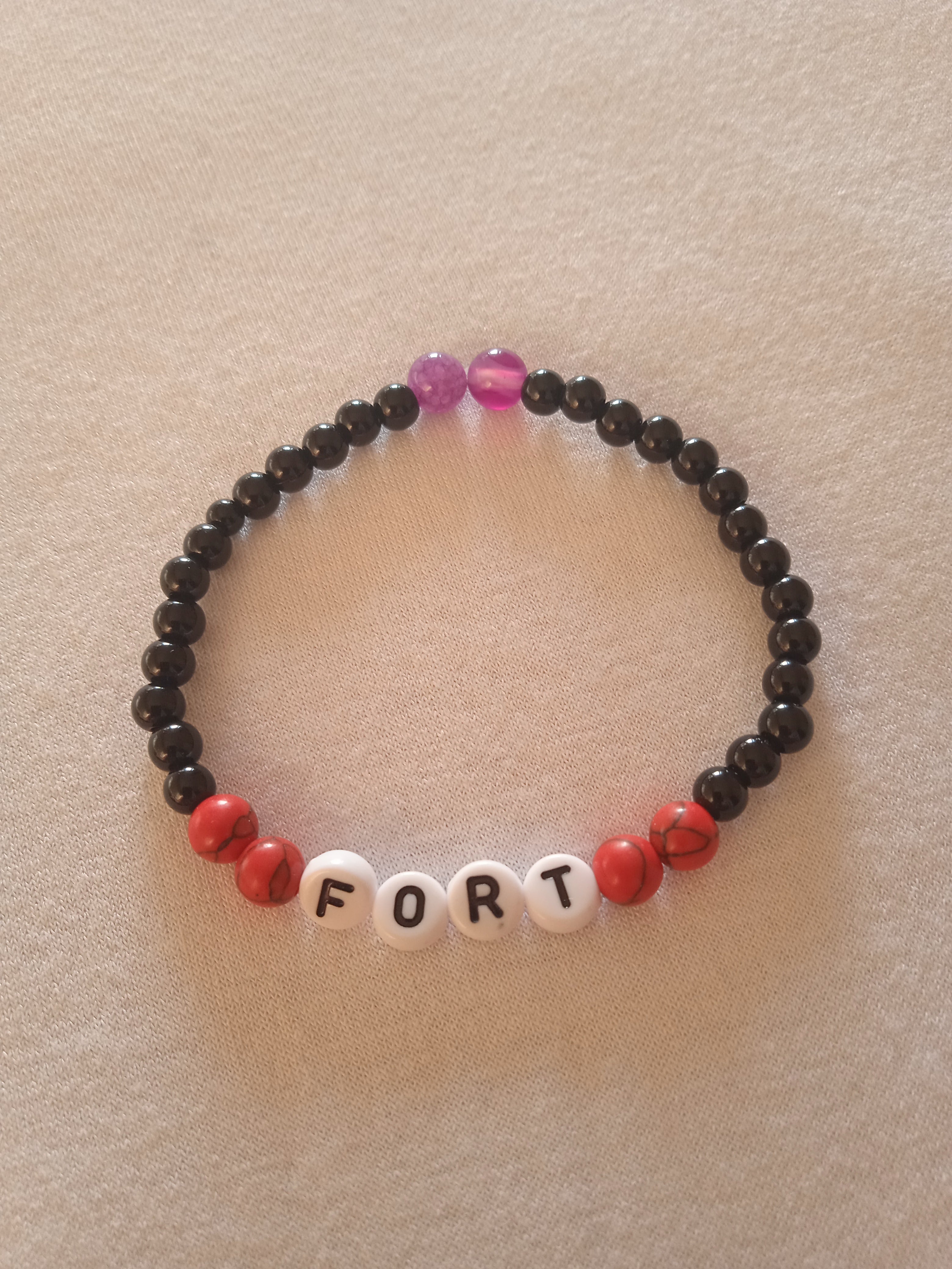 bracelet fait main message "fort"