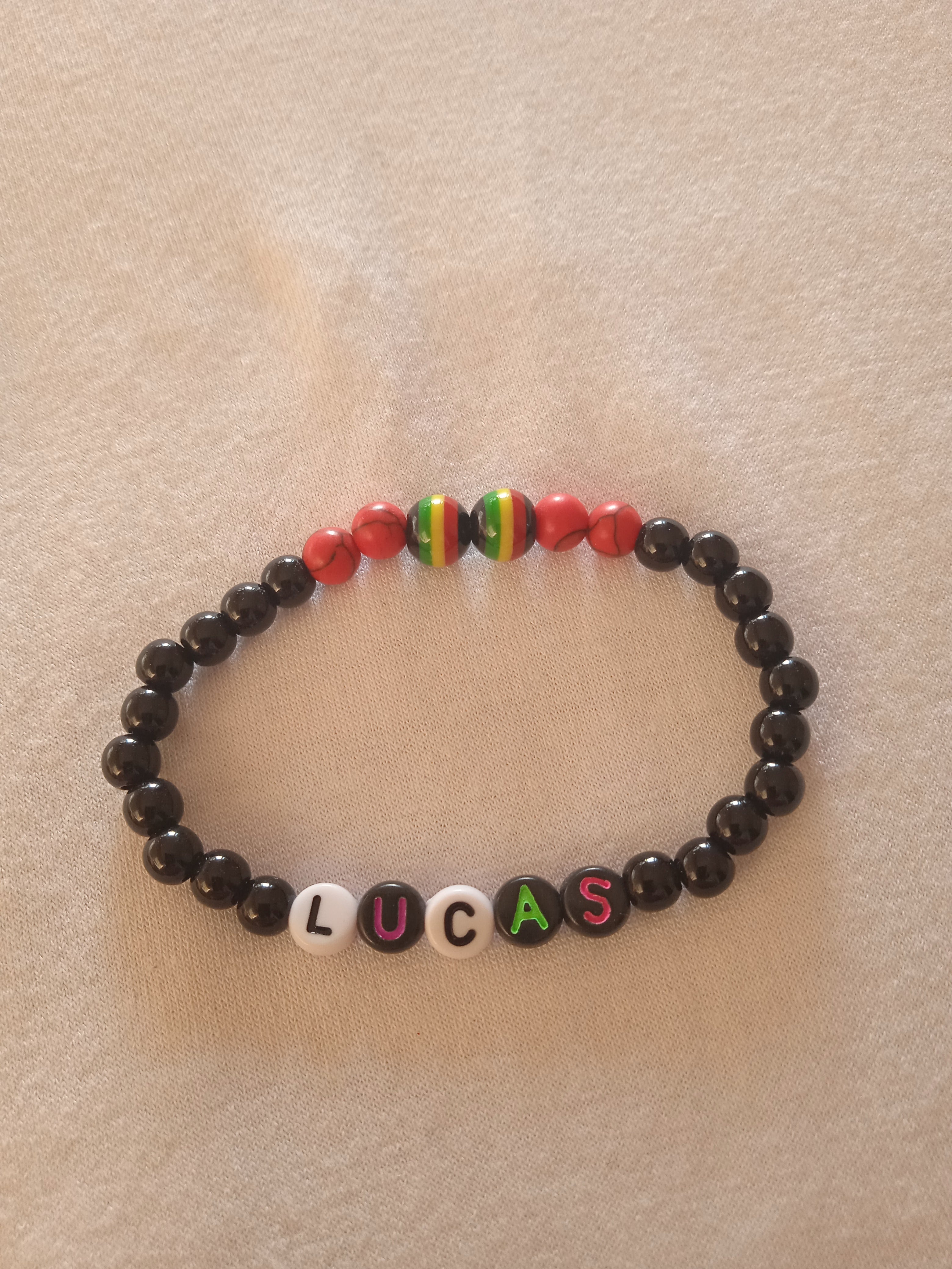 bracelet message "Lucas" fait main