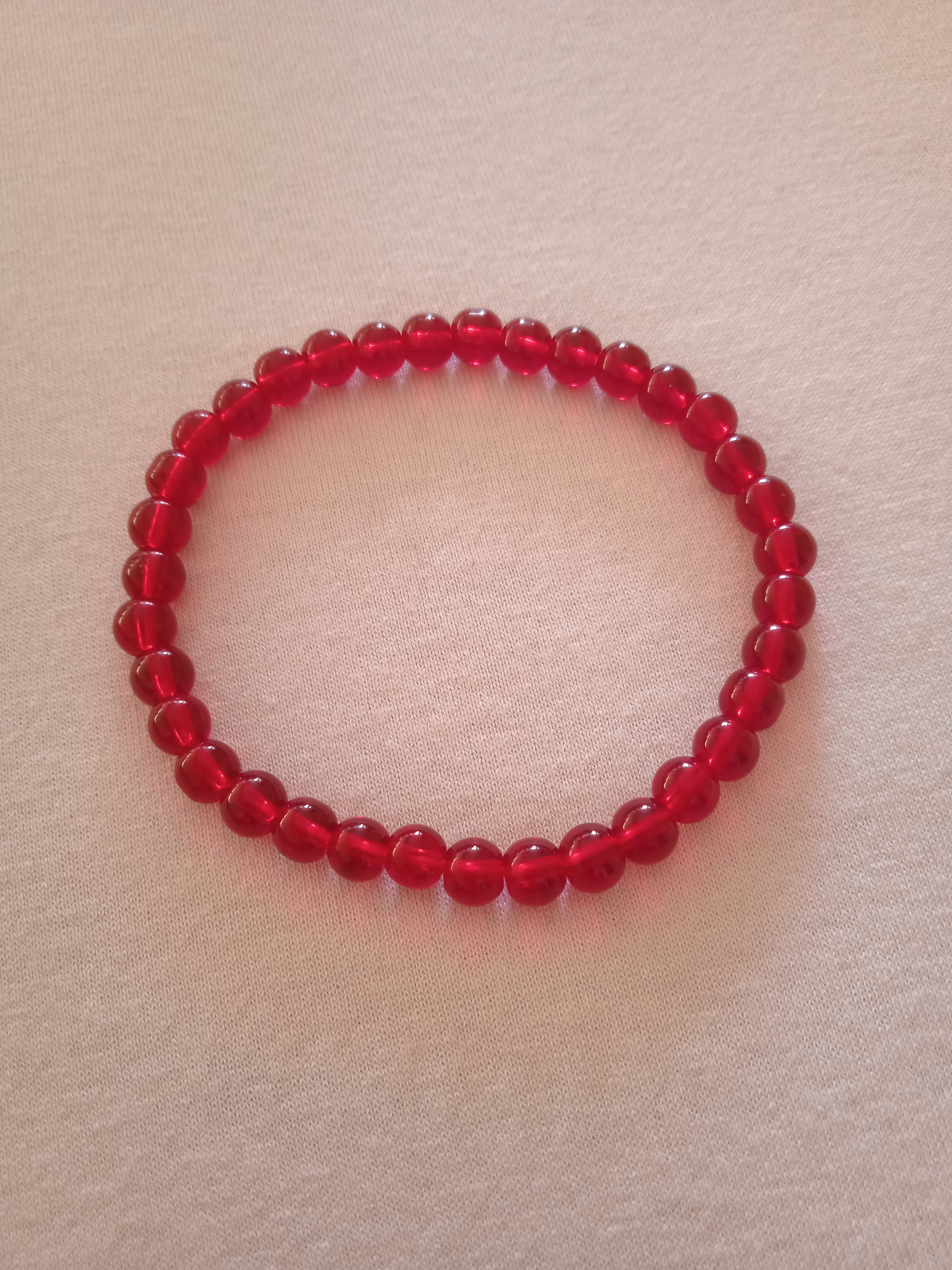 bracelet femme perles rouge très paissant pour le quotidien