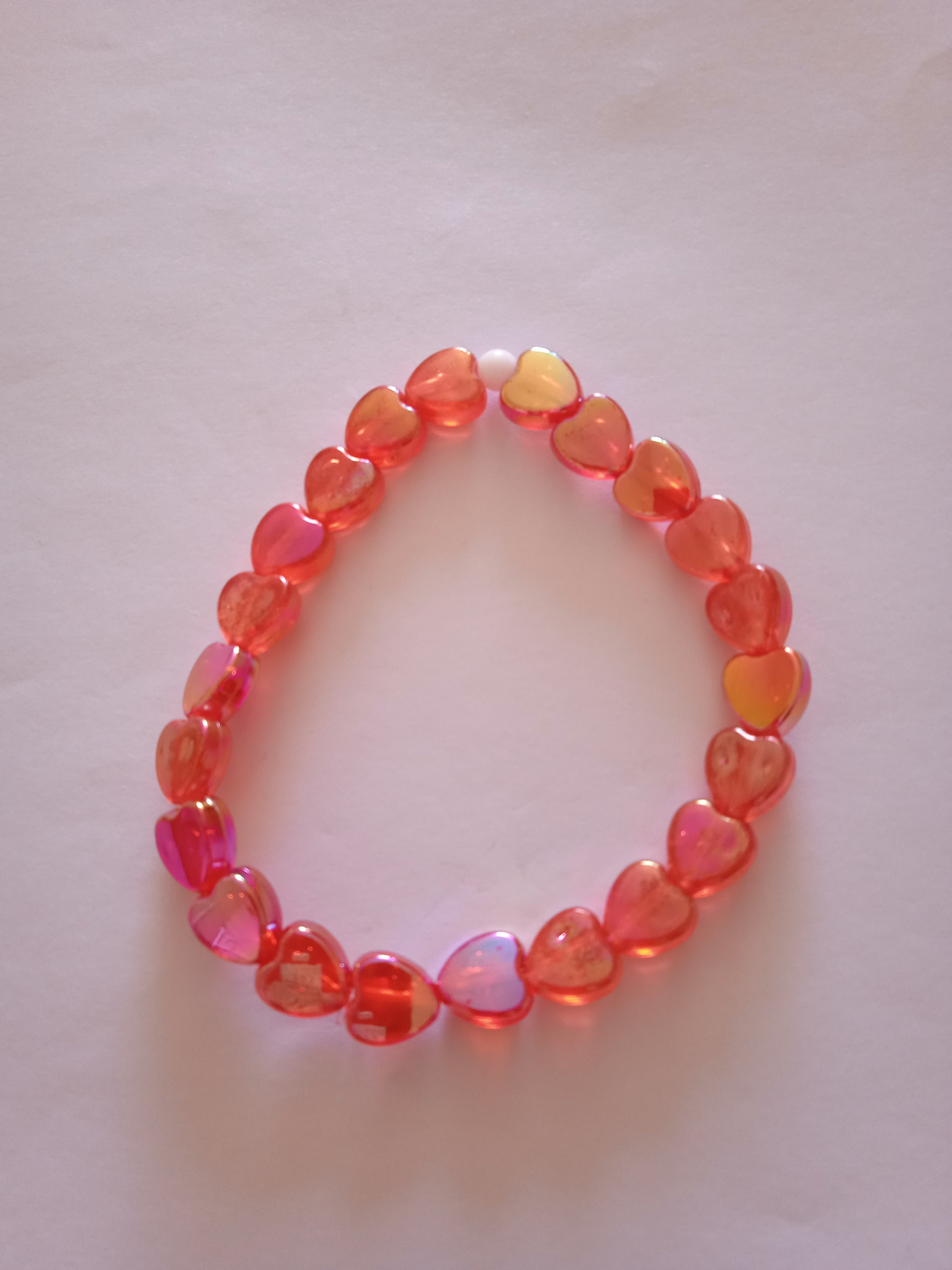 bracelet coeur rouge perles blanc fait main