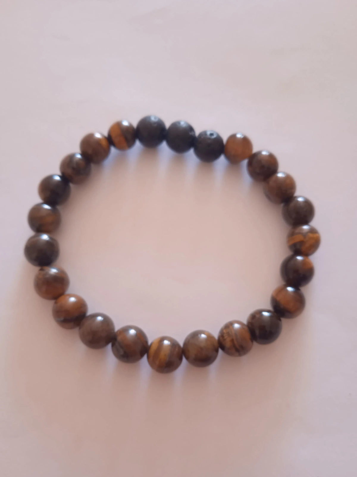 Bracelet Œil de Tigre Bois Noir – Félin Sombre & Alliance Volcanique du Bois et du Tigre