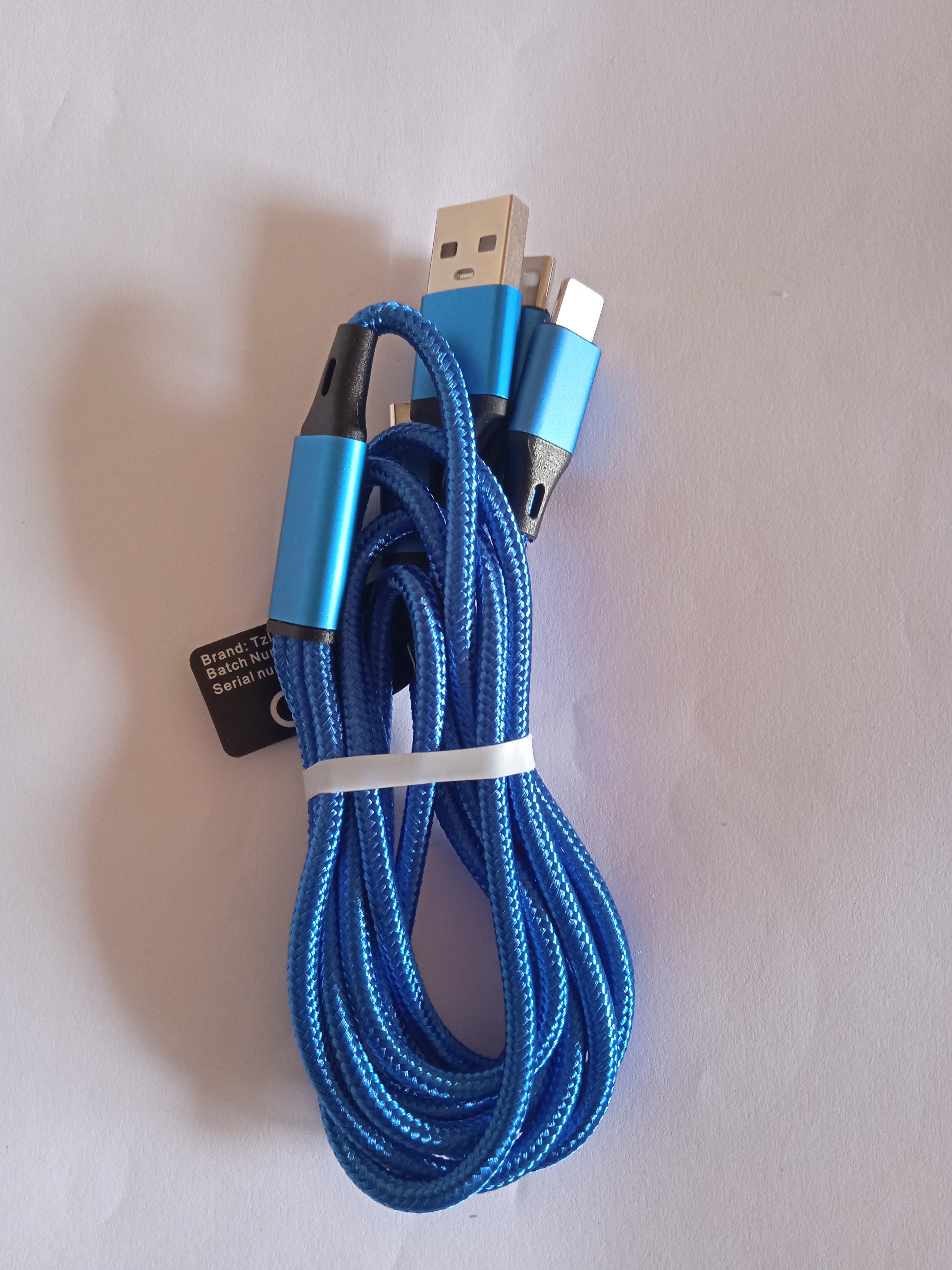 câbles recharge portable téléphone "C" + clé USB bleu