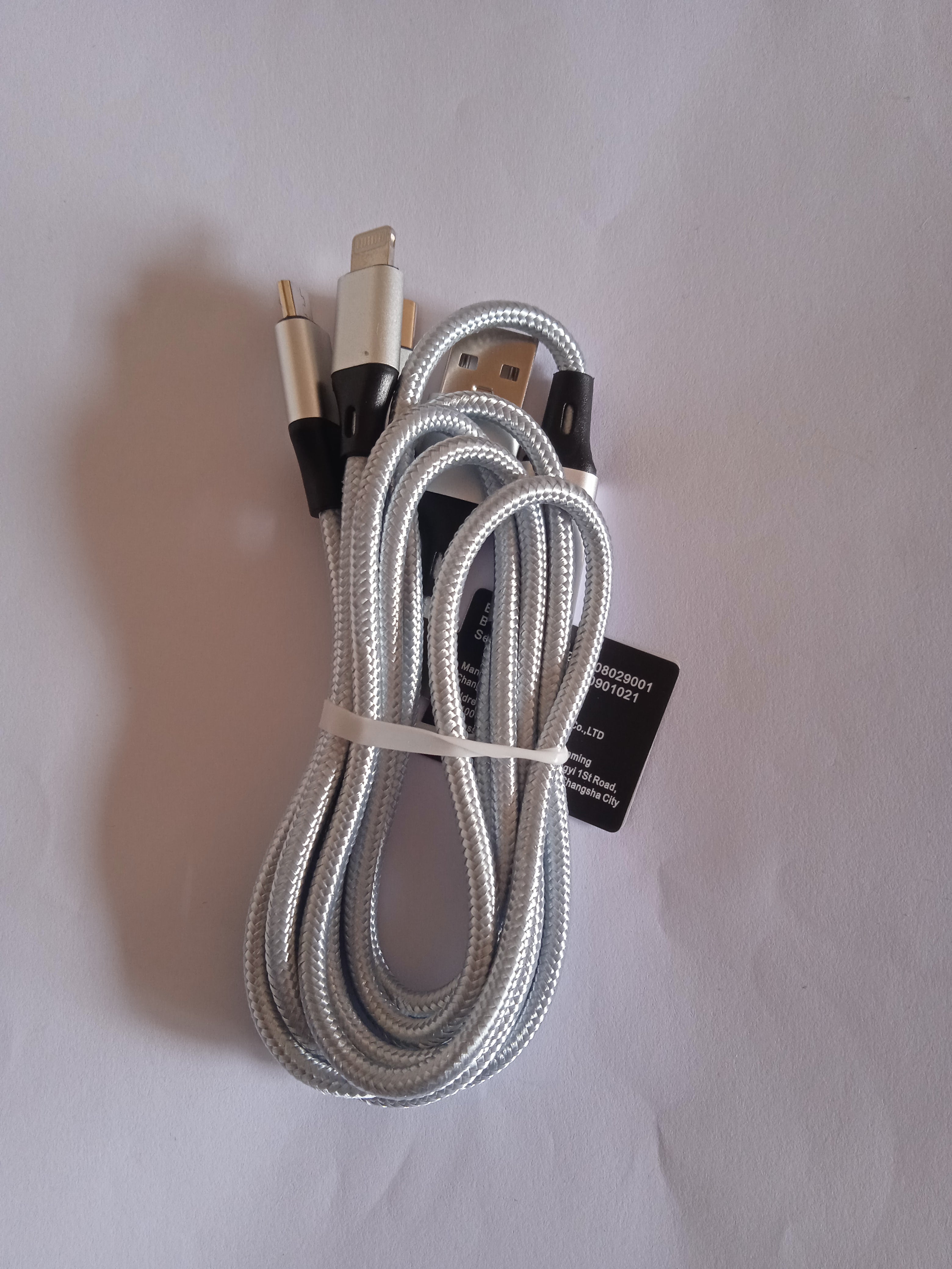 câble recharge portable téléphone "C" + clé USB gris