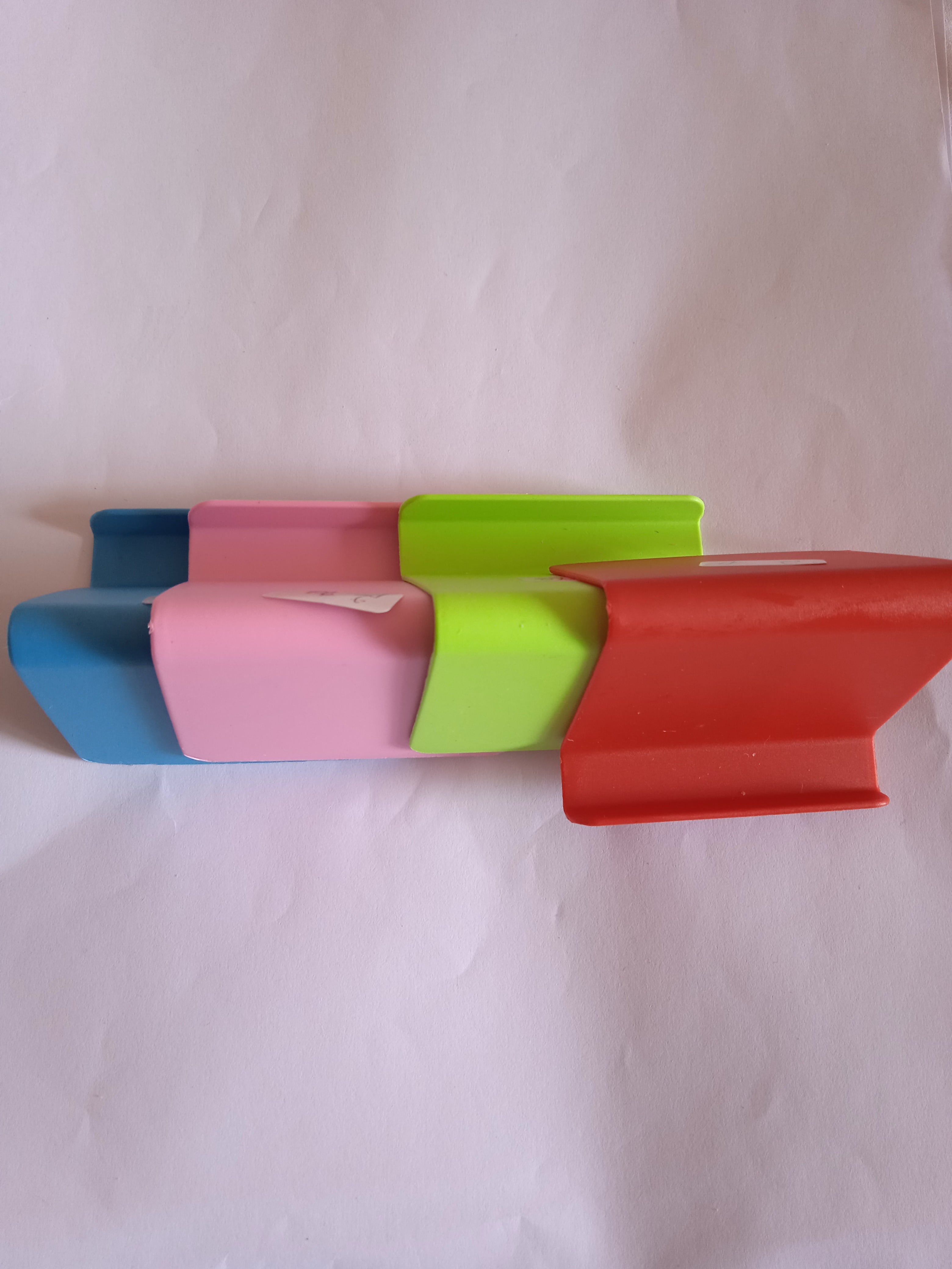 supports pour téléphone petit pour bureau simple aux choix de couleur