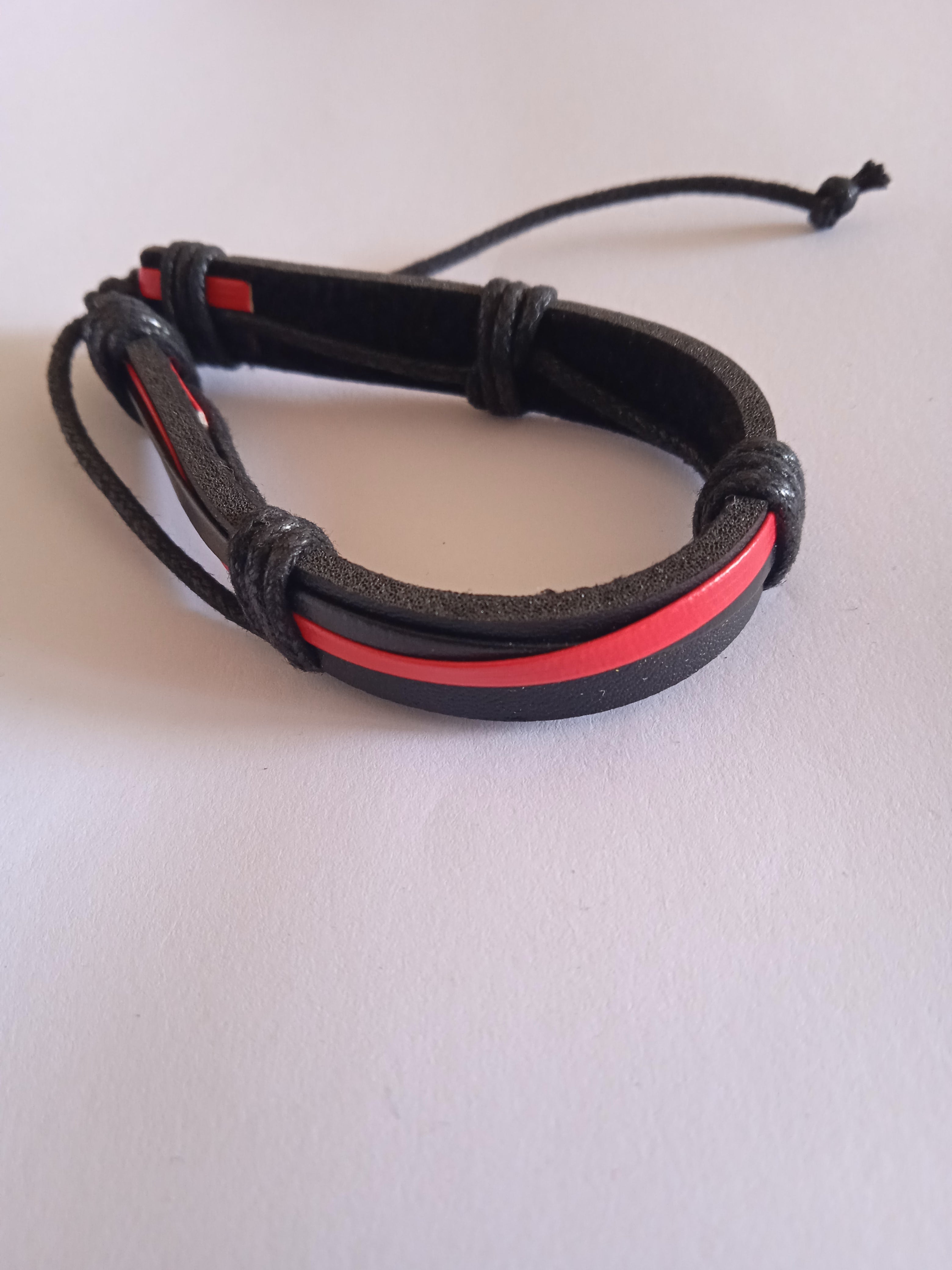 bracelet mixte ajustable cuir noir & rouge