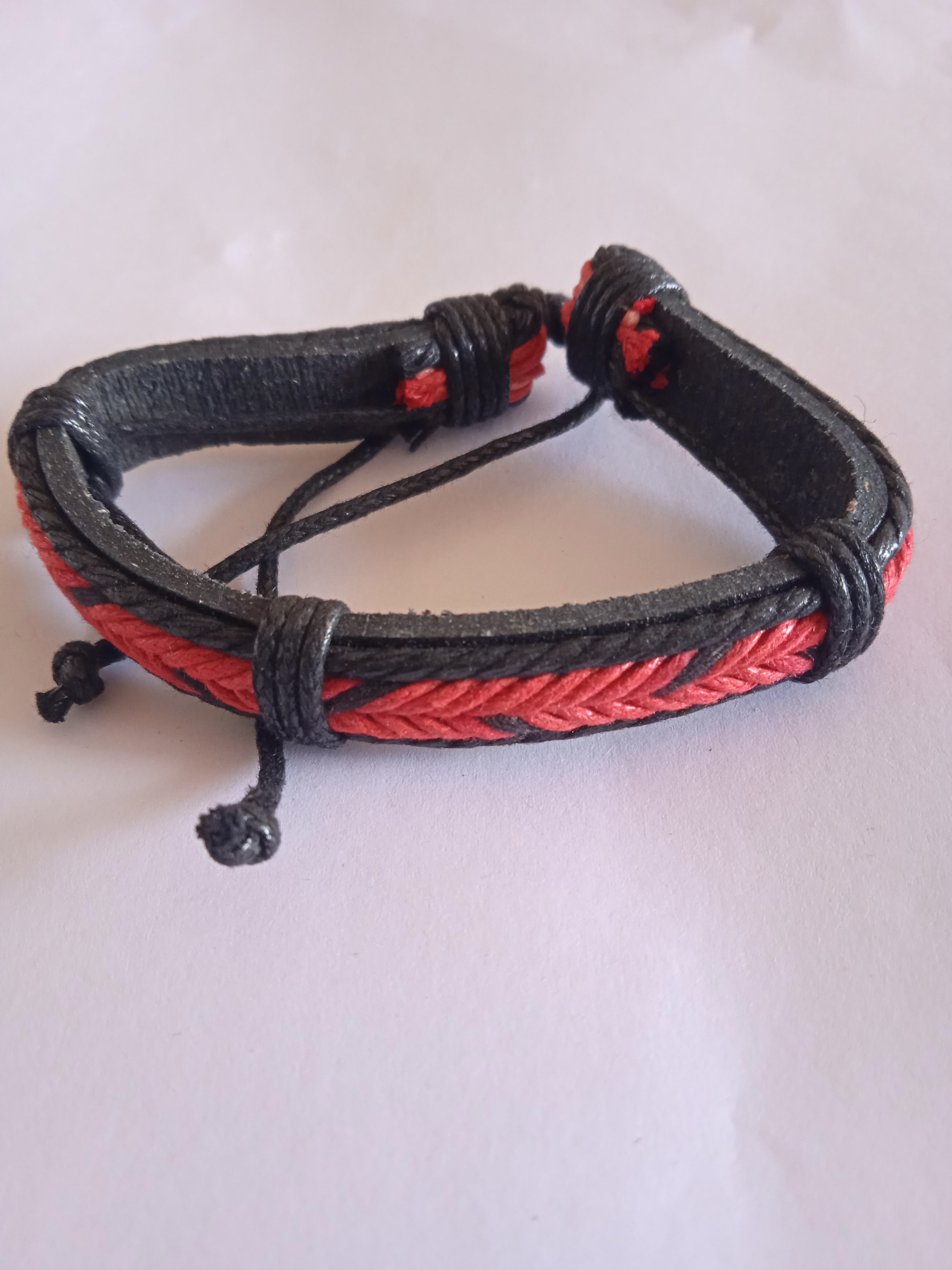 bracelet mixte ajustable noir & rouge cuir tressé