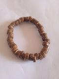 bracelet en bois marron