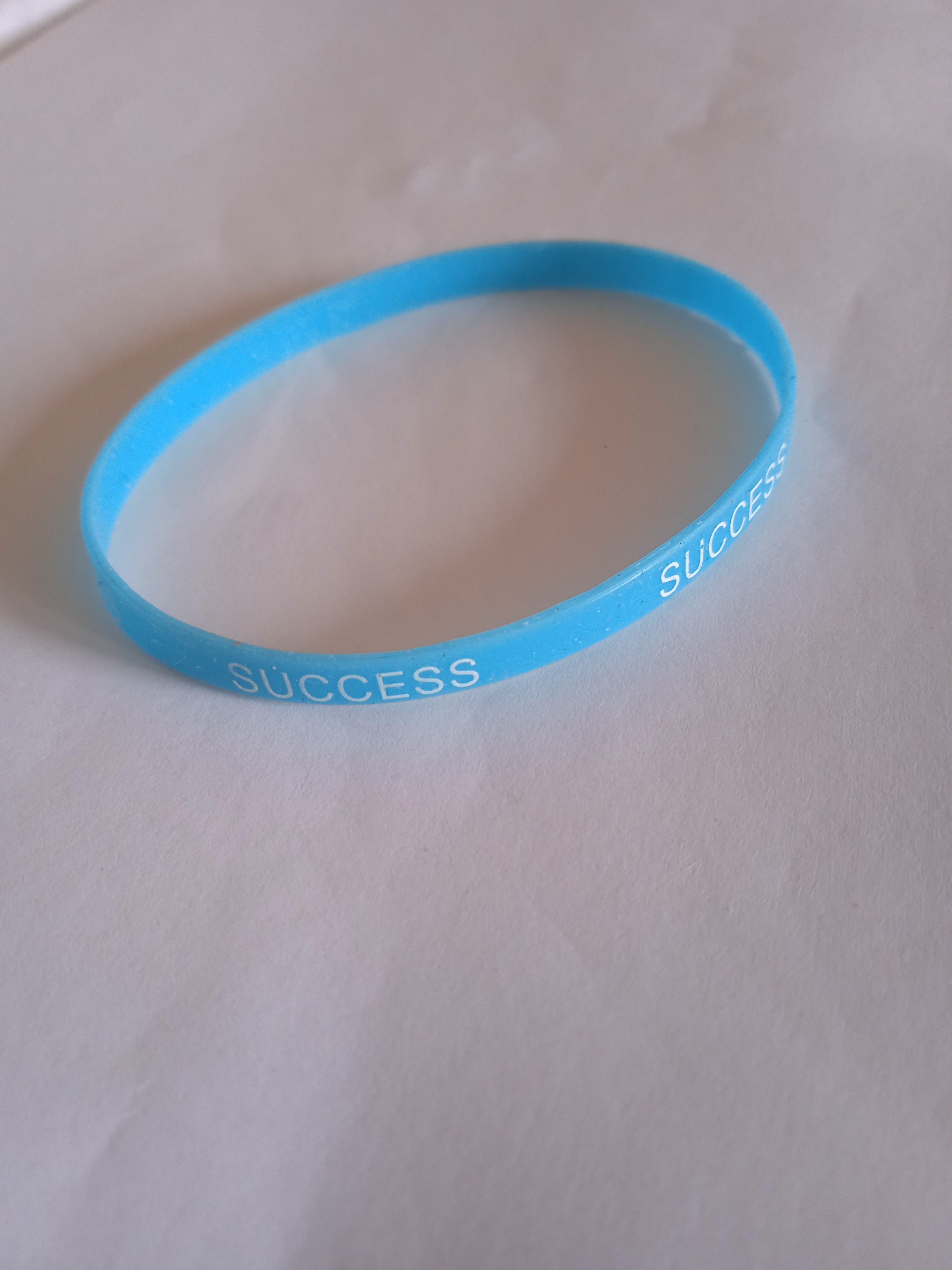 bracelet success bleu claire caoutchouc