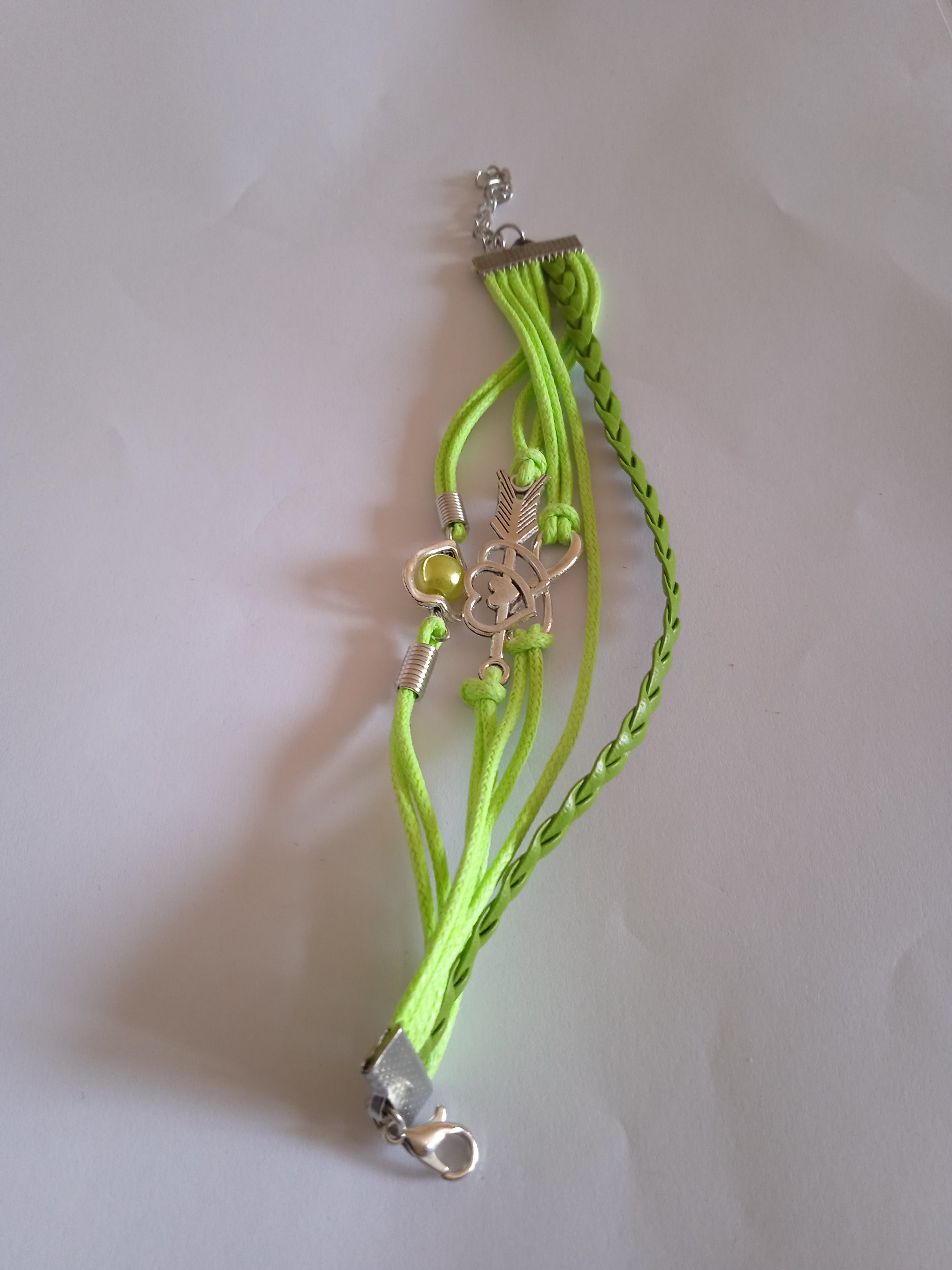 bracelet multi tour tressé blanc vert pierre vert coeur acier