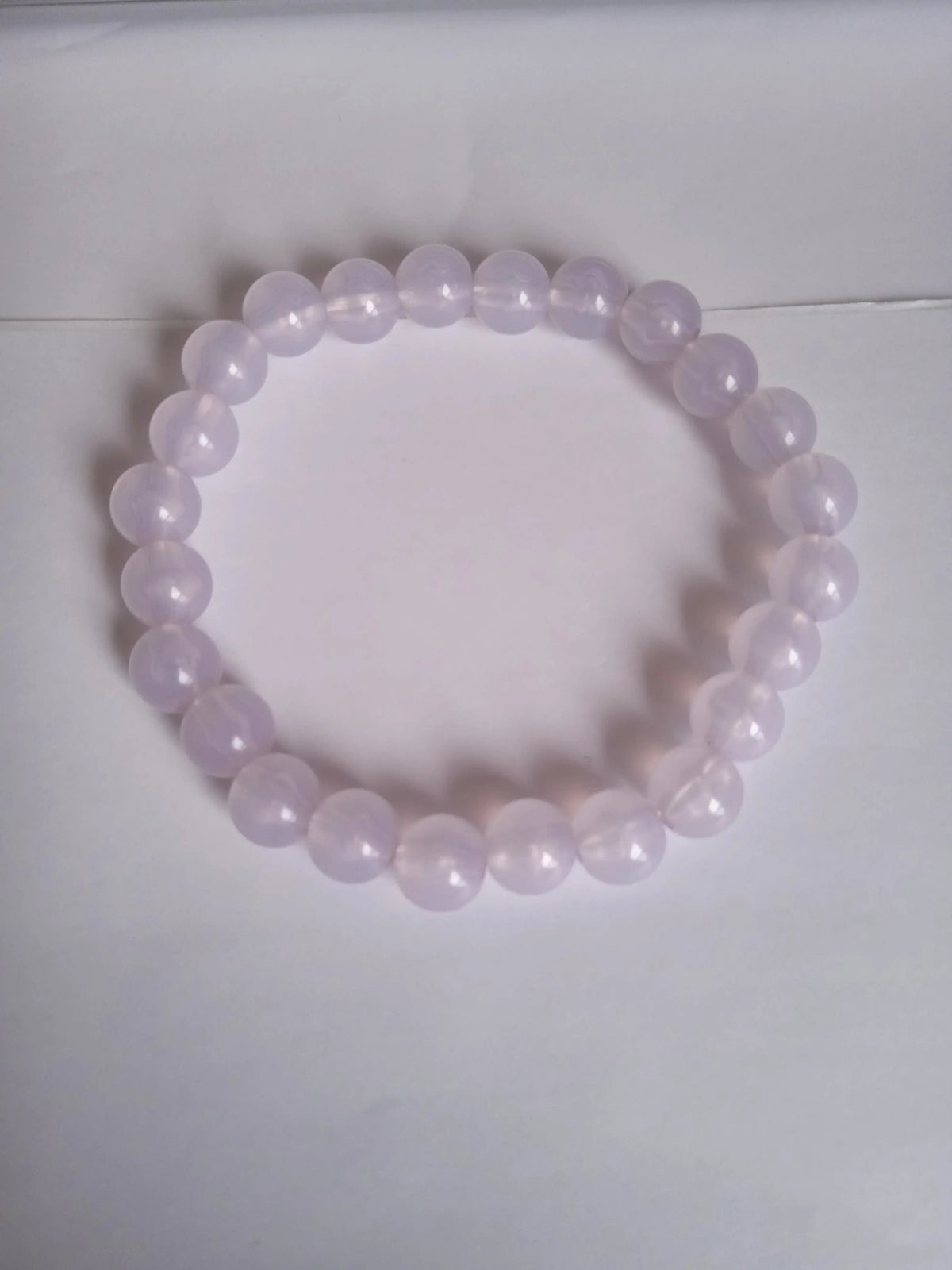 Bracelet Perles Blanc & Violet – Pureté Royale & Alliance Imémoriale du Blanc et du Violet